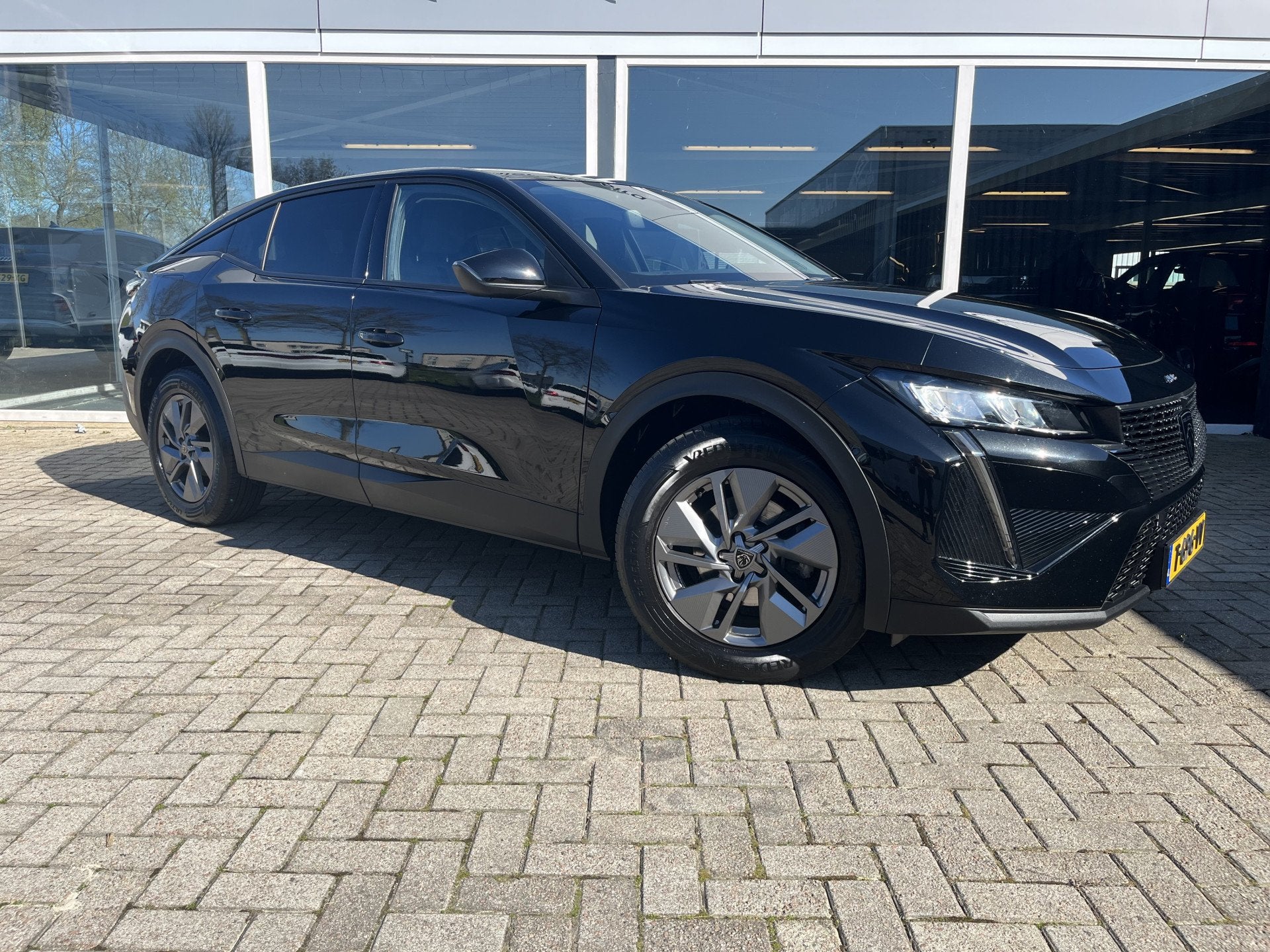 Peugeot 408 1.2 PureTech Allure 130 EAT8 Carplay / Led / Cam, Auto's, Peugeot, Gebruikt, 1199 cc, Zwart, Origineel Nederlands