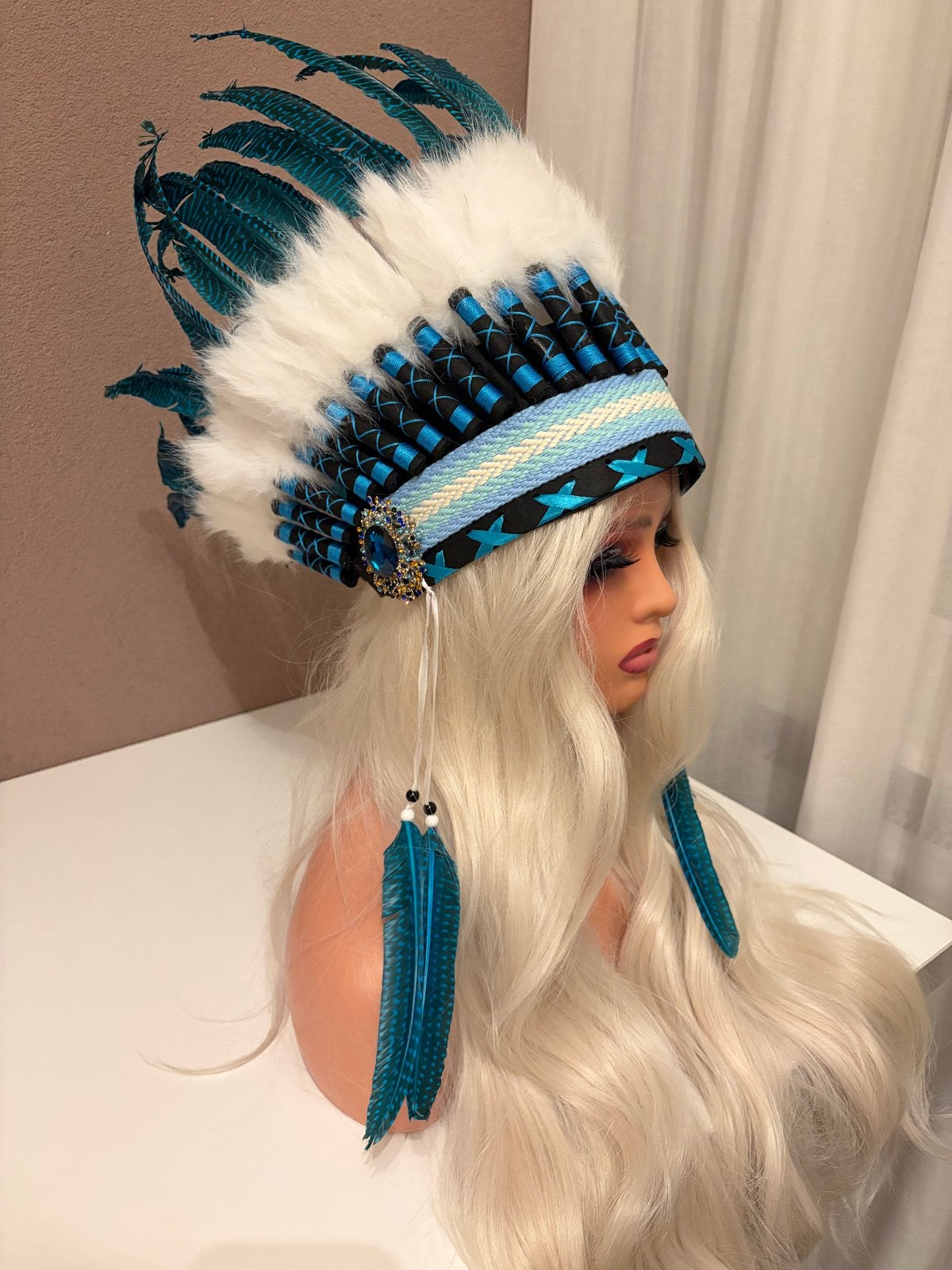 Indianen hoofdtooi met veren en bont - Blauw/Wit, Ophalen of Verzenden, Nieuw, Carnaval