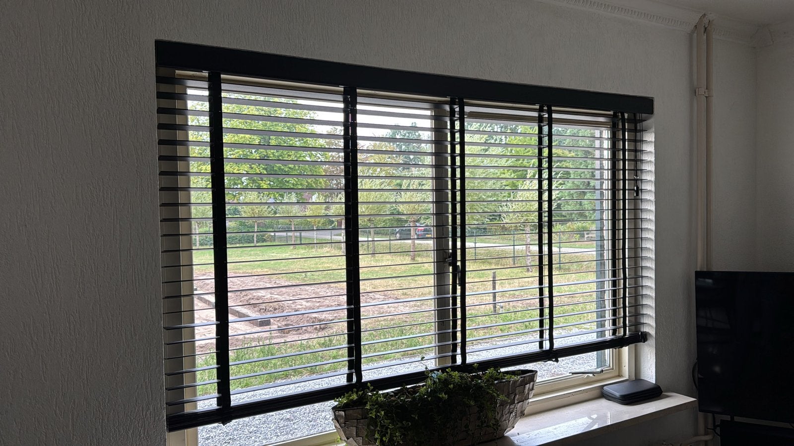Zwarte houten jaloezieën, Ophalen, Jaloezie, Gebruikt, Zwart