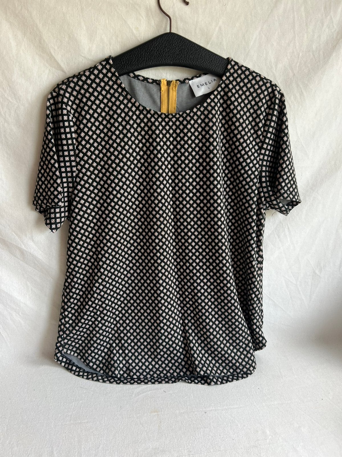 Emelia shirt maat L zwart/oranje /wit polyester, Maat 38/40 (M), Zwart, Ophalen of Verzenden, Zo goed als nieuw