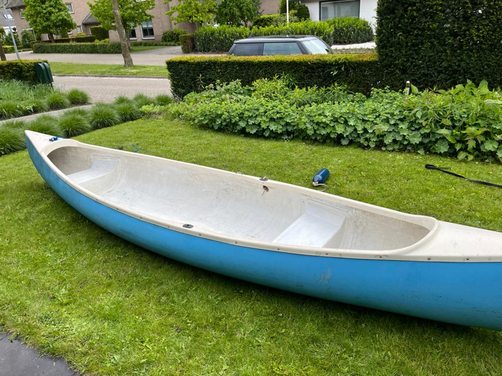 Canadese kano 466cm lang, 2-4 personen incl peddels en kar, Watersport en Boten, Kano's, Ophalen, Gebruikt, Canadese kano of Open kano