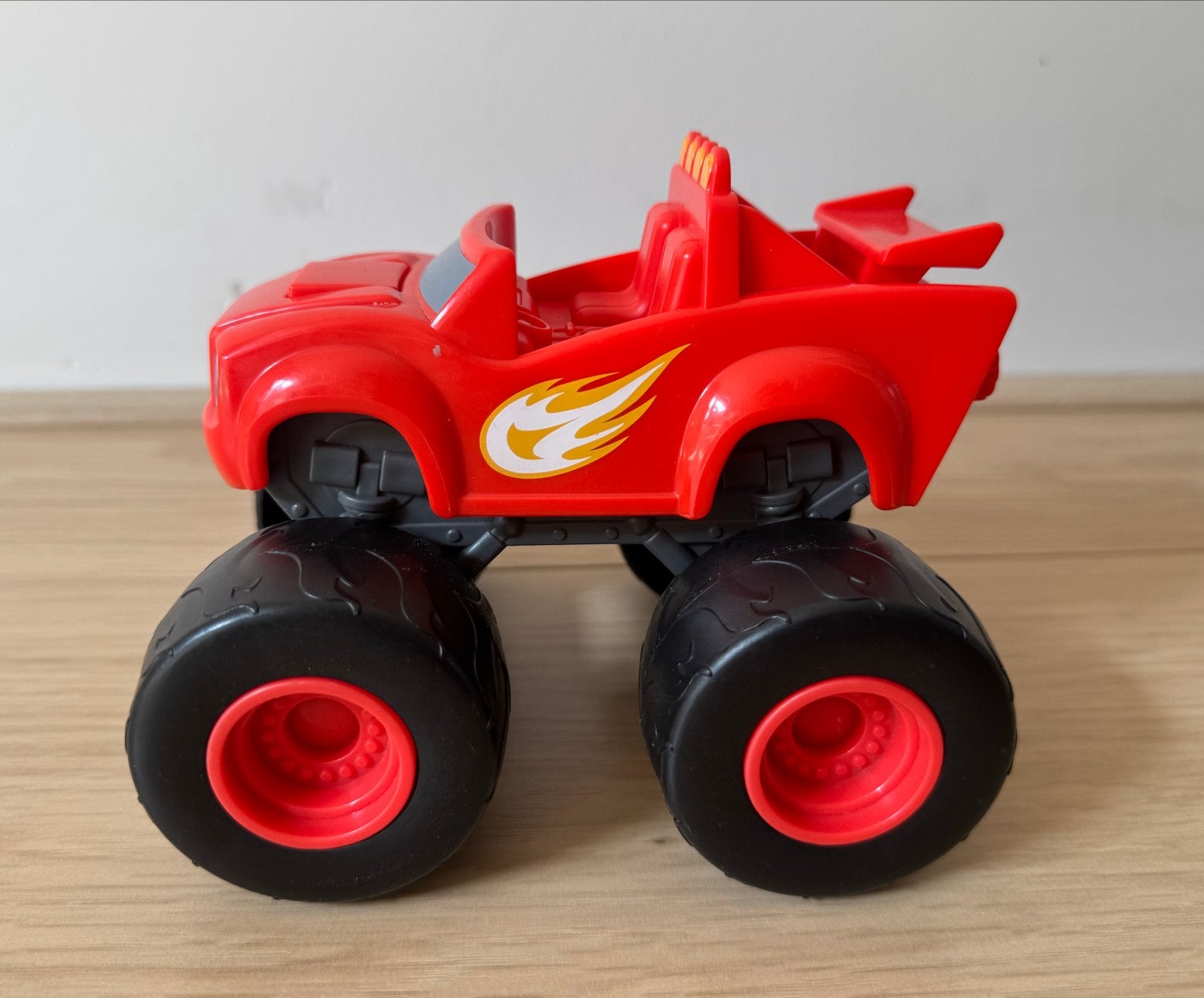 Blaze en de Monsterwielen speelgoedauto, Kinderen en Baby's, Speelgoed | Speelgoedvoertuigen, Ophalen of Verzenden, Gebruikt