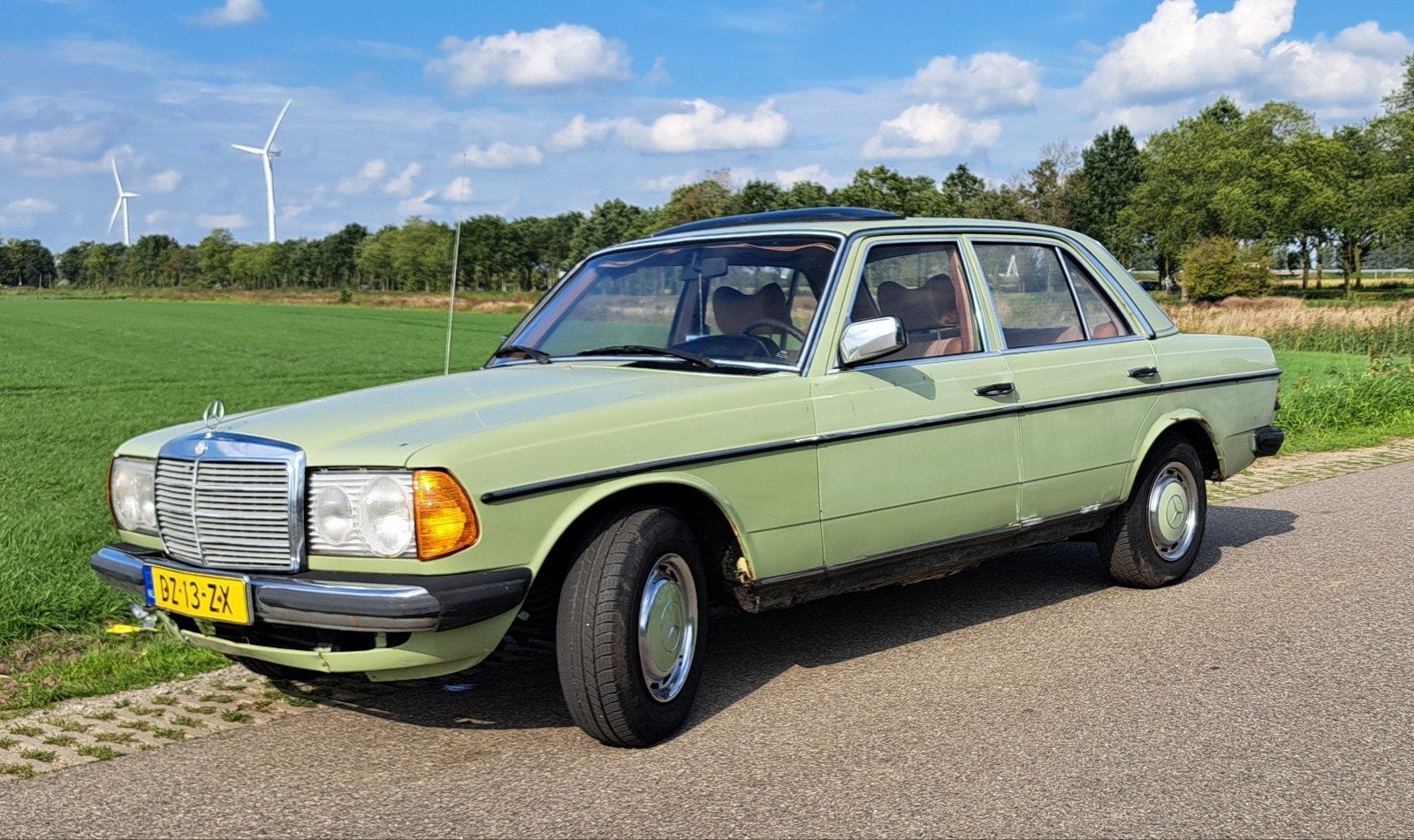 Mercedes 300d w123 5 cylinder diesel, Auto's, 1346 kg, Origineel Nederlands, Particulier, Sedan