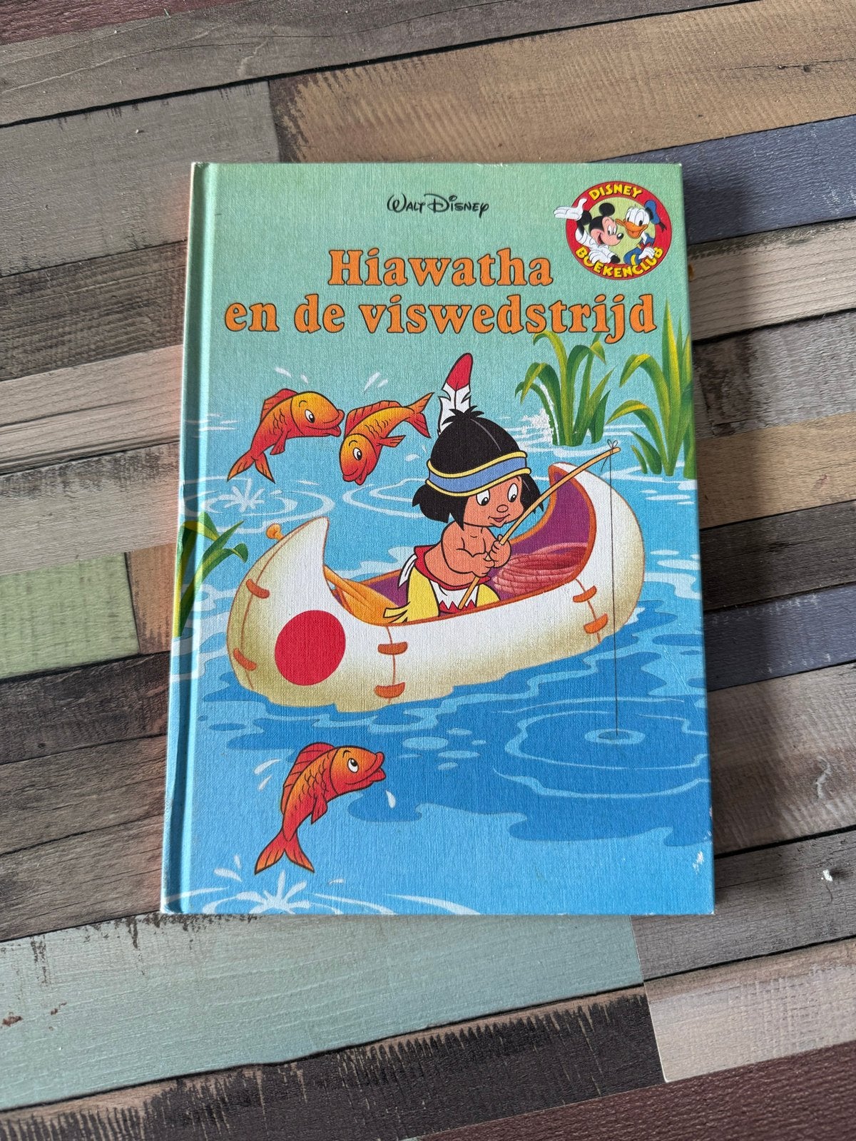 Disney Hiawatha en de viswedstrijd - Hardcover, Ophalen of Verzenden, Gelezen, Sprookjes