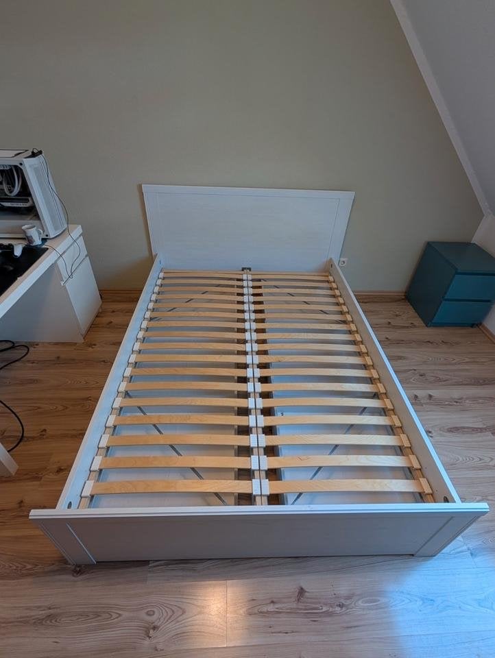 IKEA bedframe 140x200 cm met lattenbodem + gratis matras, Ophalen, Gebruikt, Wit, Tweepersoons