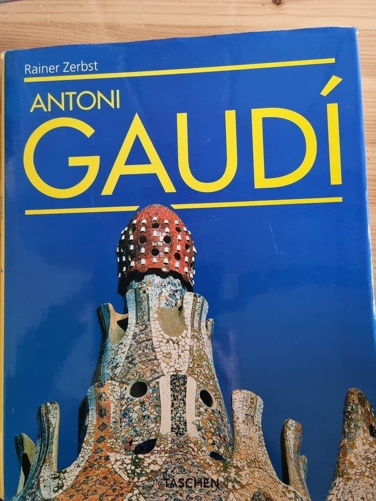 Antoni GAUDI (boek van Rainer Zerbst), Ophalen of Verzenden, Gelezen