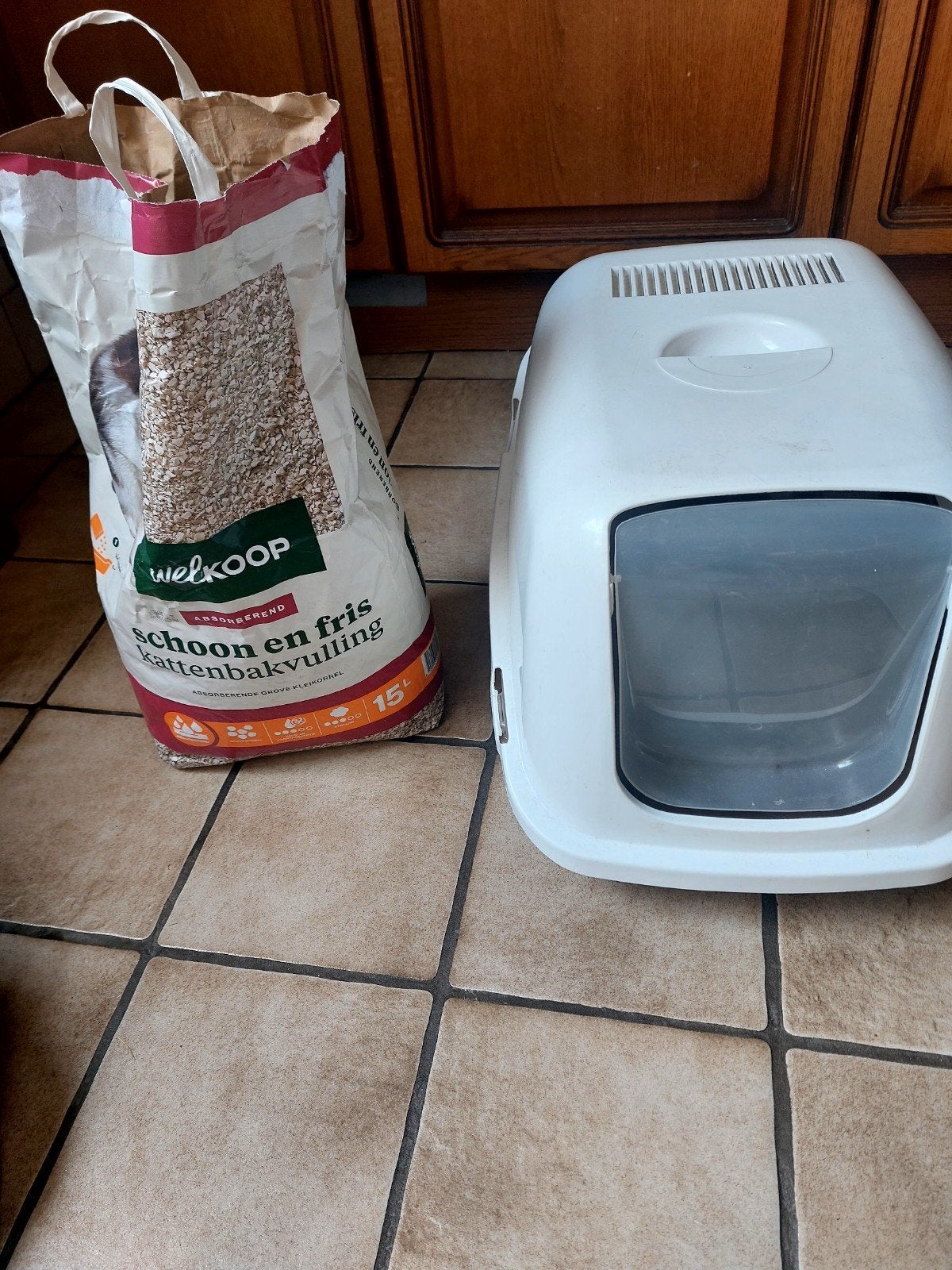 Nette kattenbak met korrels, Ophalen, Gebruikt, Gesloten