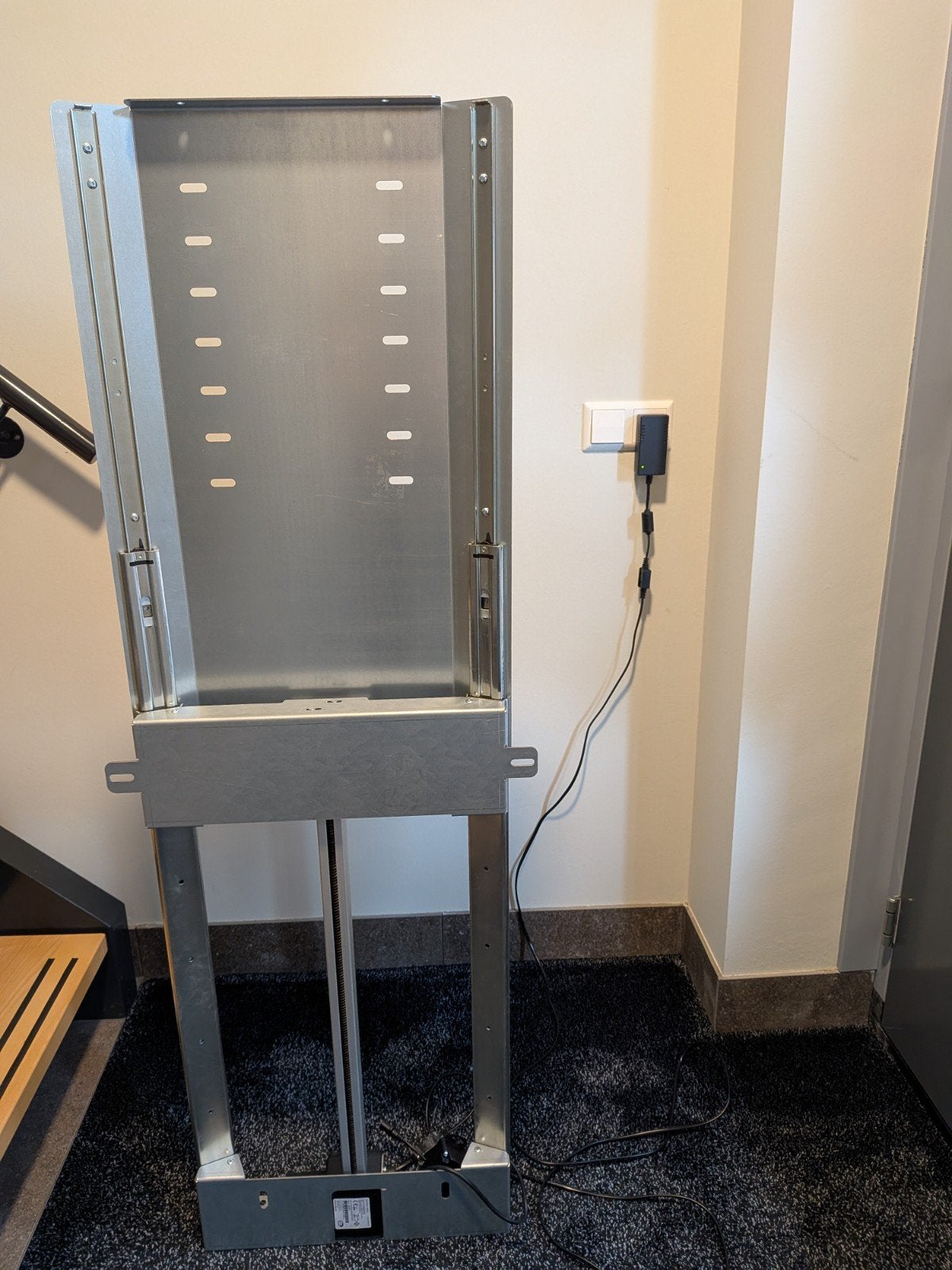 TV-lift, Doe-het-zelf en Verbouw, Ophalen, Zo goed als nieuw