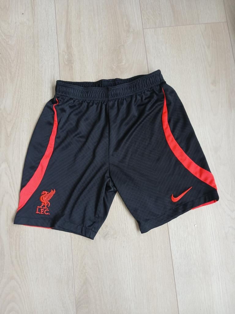 Korte broek liverpool  maat 147/158, Ophalen of Verzenden, Zo goed als nieuw, Overige maten, Voetbal