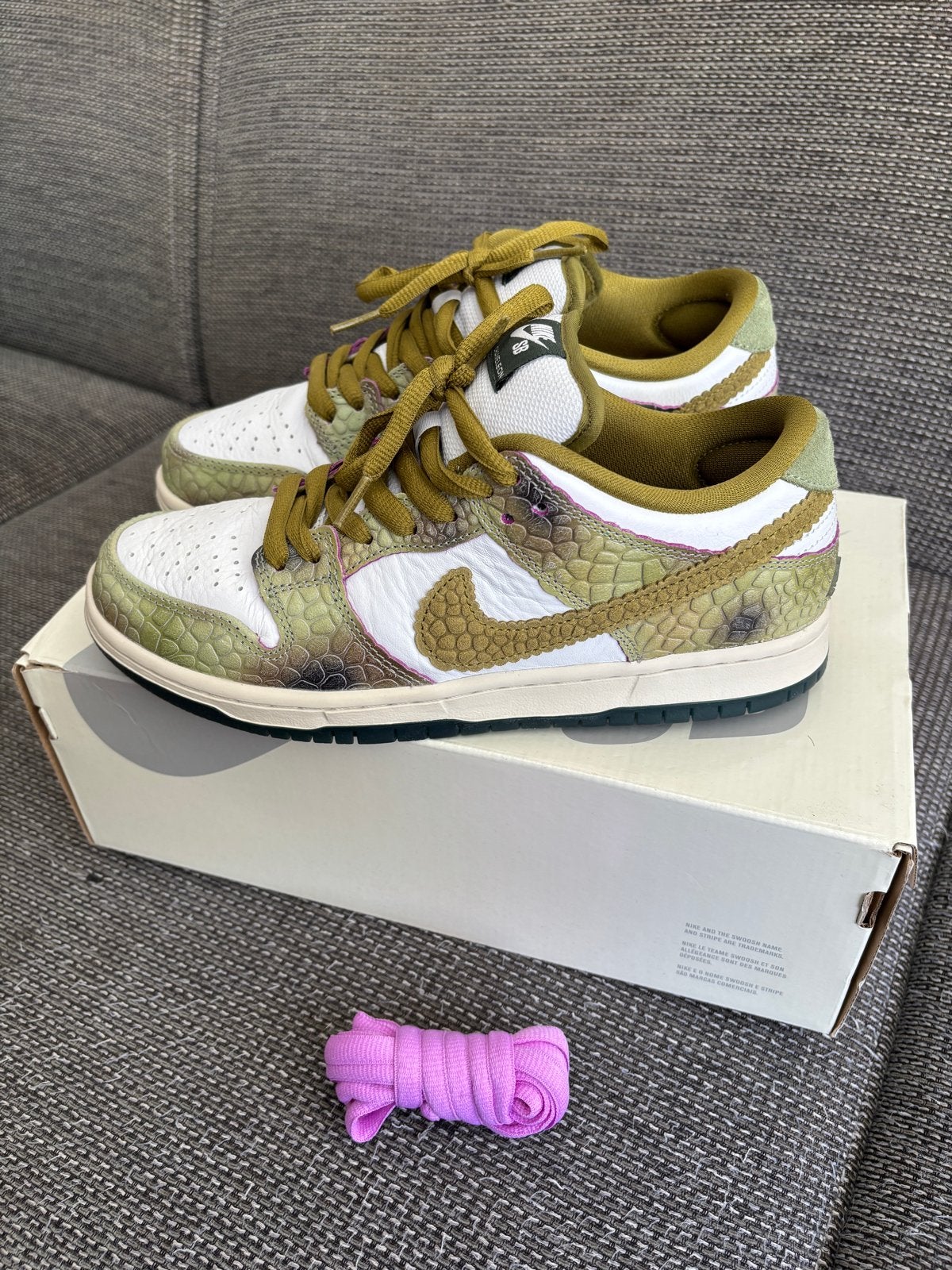 Nike SB Dunk Low Pro QS 'Chameleon' - Maat 40.5, Ophalen of Verzenden, Zo goed als nieuw, Sneakers of Gympen