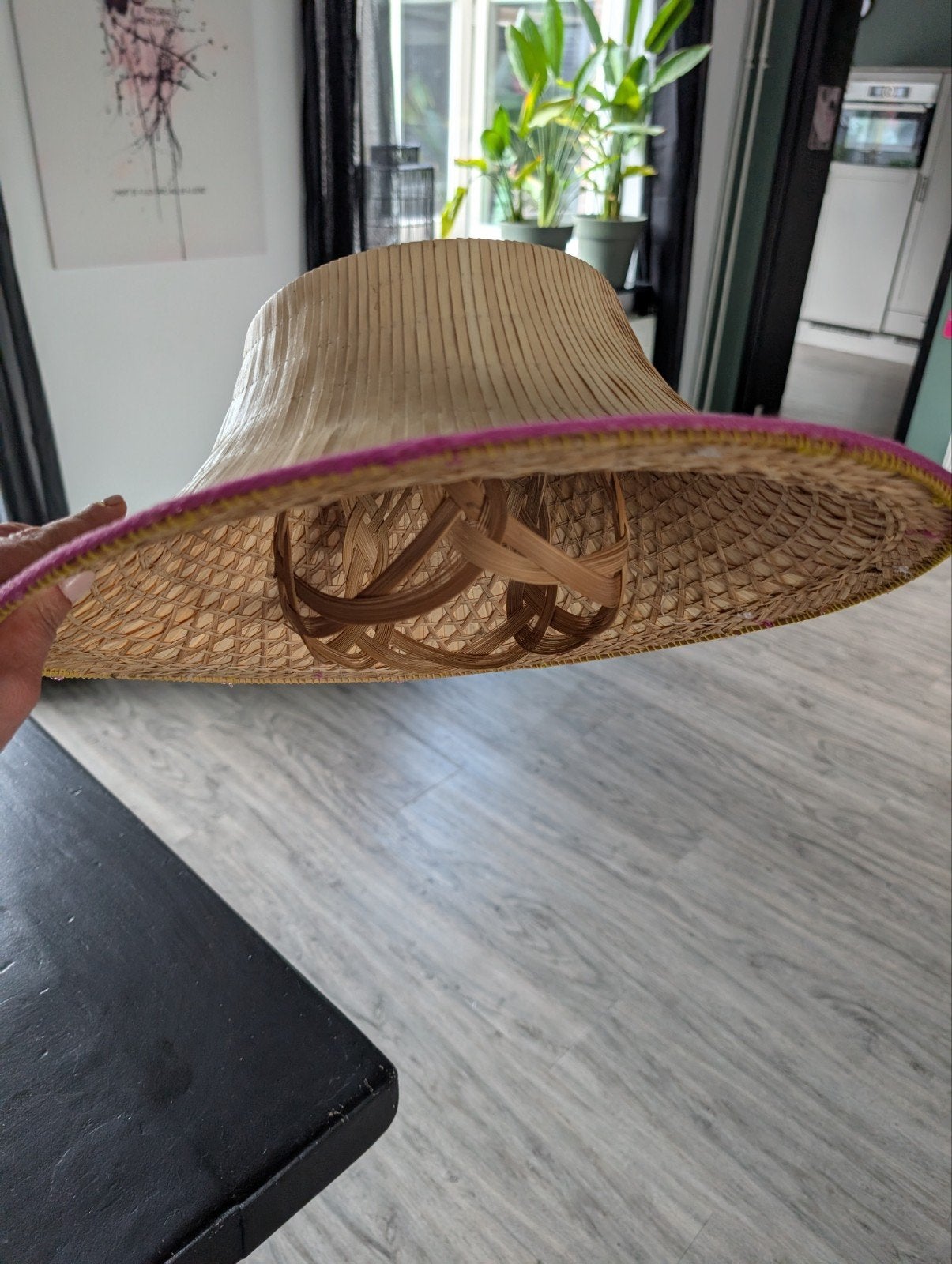 Aziatische rieten hoed met roze rand, Hoed, One size fits all, Ophalen of Verzenden, Onbekend