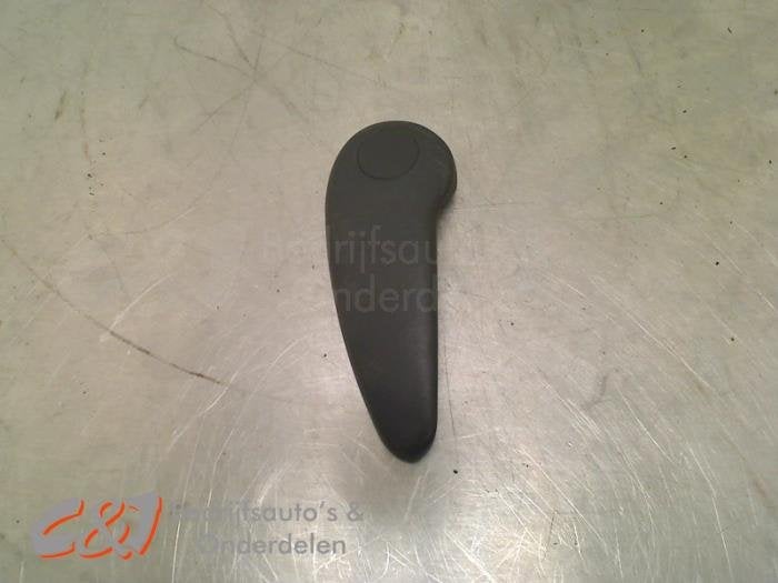 Motorkap hendel van een Opel Vivaro, Gebruikt, -, -, Opel
