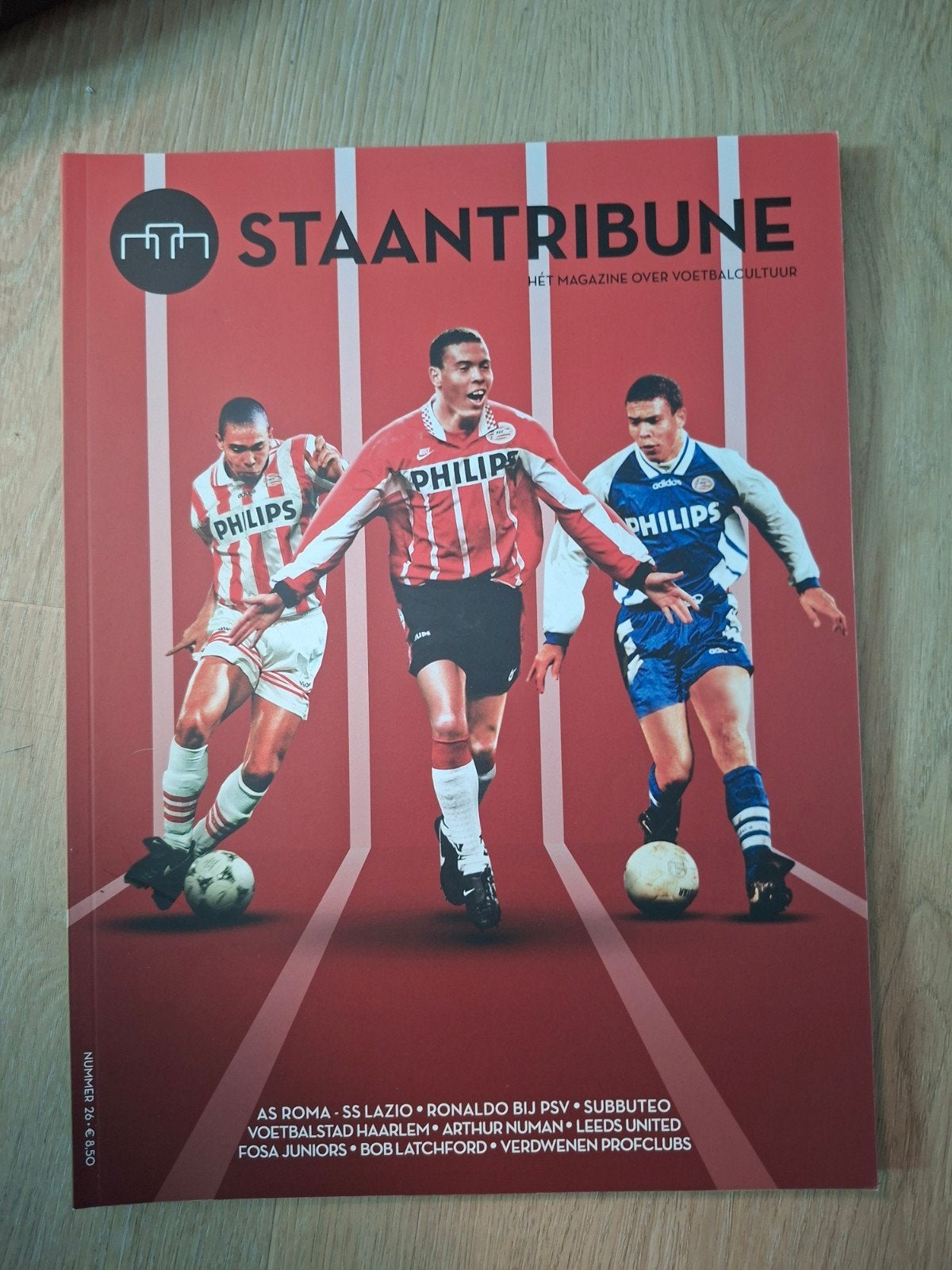Staantribune Magazine NR 26, Ophalen of Verzenden, Buitenlandse clubs, Boek of Tijdschrift
