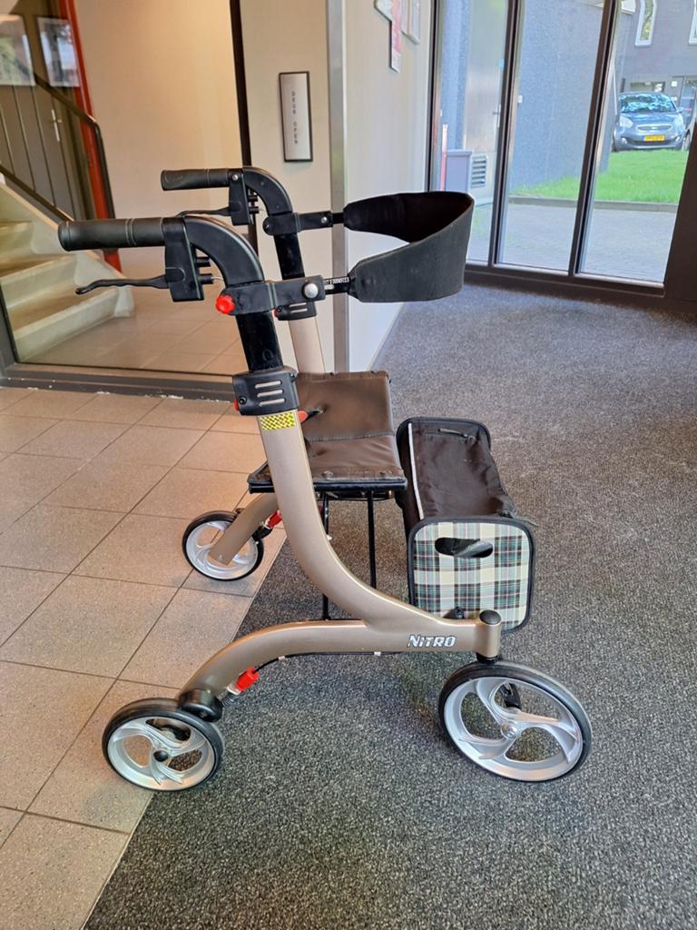 Foto 3 van Rollator lichtgewicht drive/nitro lees beschrijving NWST