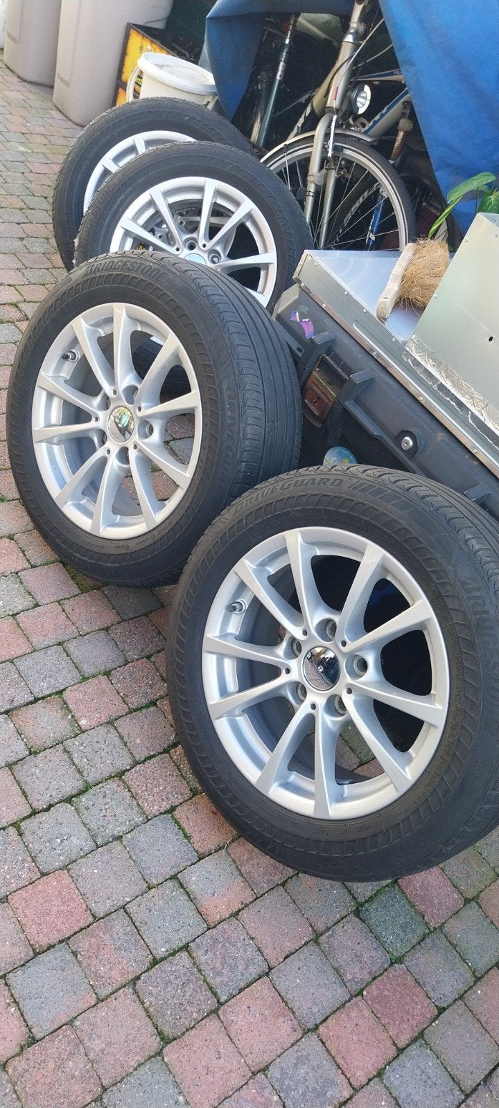 Bridgestone banden met aluminium velgen - 205/60R16 BMW, Auto-onderdelen, Ophalen, 16 inch, Banden en Velgen, Nieuw