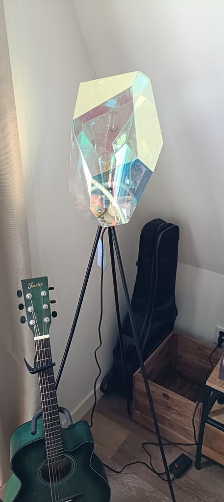 Bold Monkey Diamond Dear Vloerlamp - Holografisch Design, Huis en Inrichting, Lampen | Vloerlampen, Zo goed als nieuw, 100 tot 150 cm