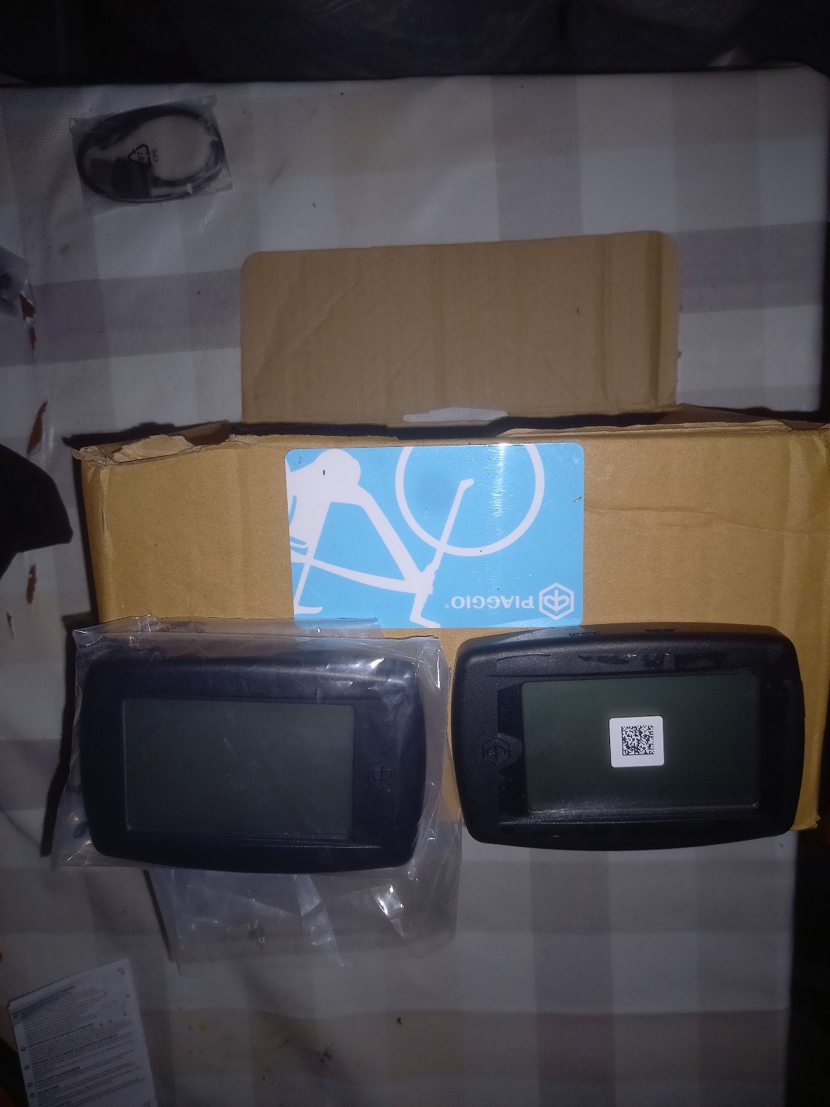 2 Nieuwe Piaggio Displays met Pincode, Fietsen en Brommers, Fietsaccessoires | Fietscomputers, Ophalen, Nieuw