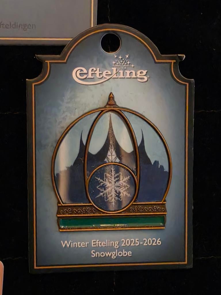 Winter pin 2025 2026 efteling, Verzamelen, Ophalen of Verzenden, Nieuw, Button of Speldje