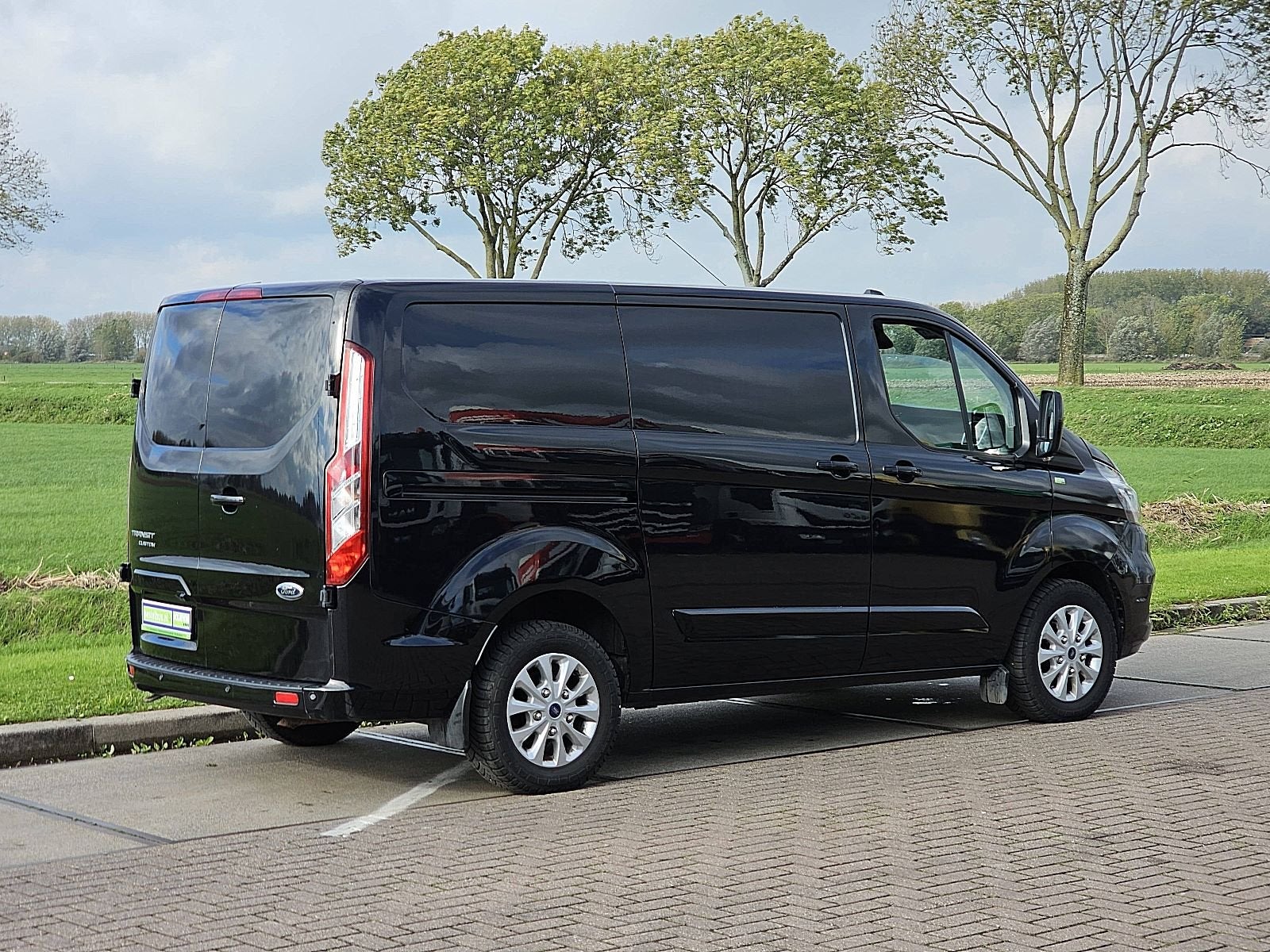 FORD TRANSIT CUSTOM 2.0 l1h1 automaat 170pk!, 2005 kg, Euro 6, 4 cilinders, Zwart