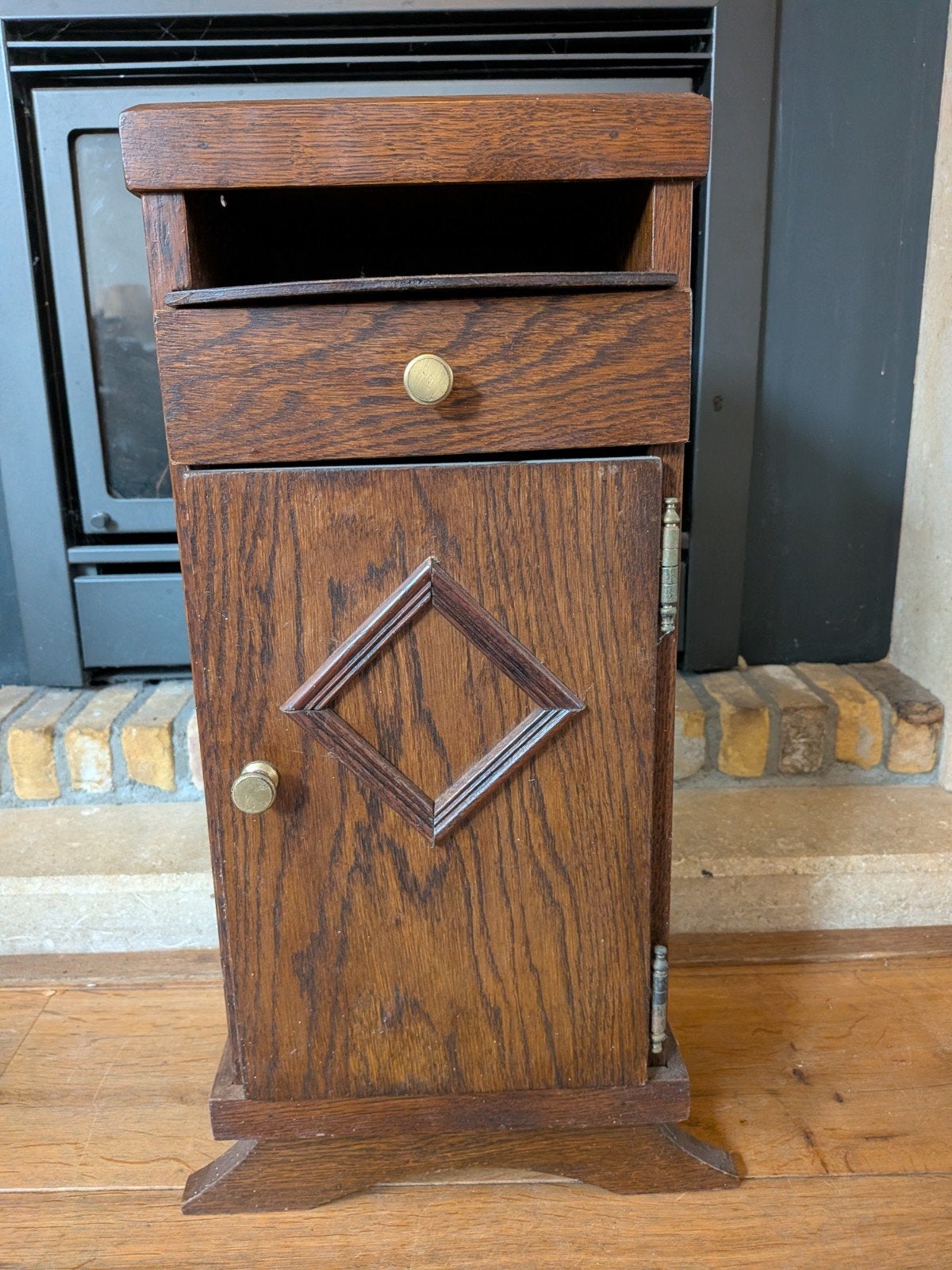 Vintage Eiken Telefoonkastje / Nachtkastje

Charmant vintage, Antiek en Kunst, Ophalen