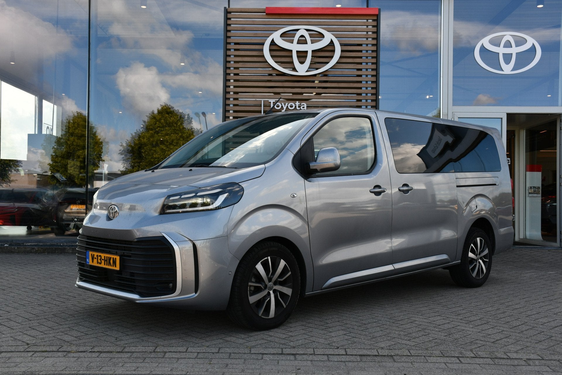 Toyota ProAce Worker 2.0 D-4D Professional DC Automaat 177pk, Auto's, Bestelauto's, 12 maanden, Gebruikt, 4 cilinders, Bedrijf