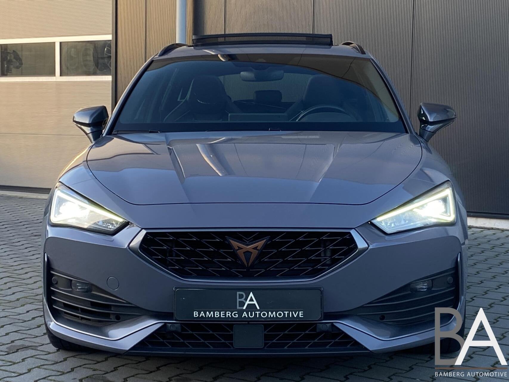 CUPRA Leon ST VZ 4Drive|pano|trekhaak|Brembo| full-option, Auto's, Automaat, Dealer onderhouden, Gebruikt, Met garantie (alle)