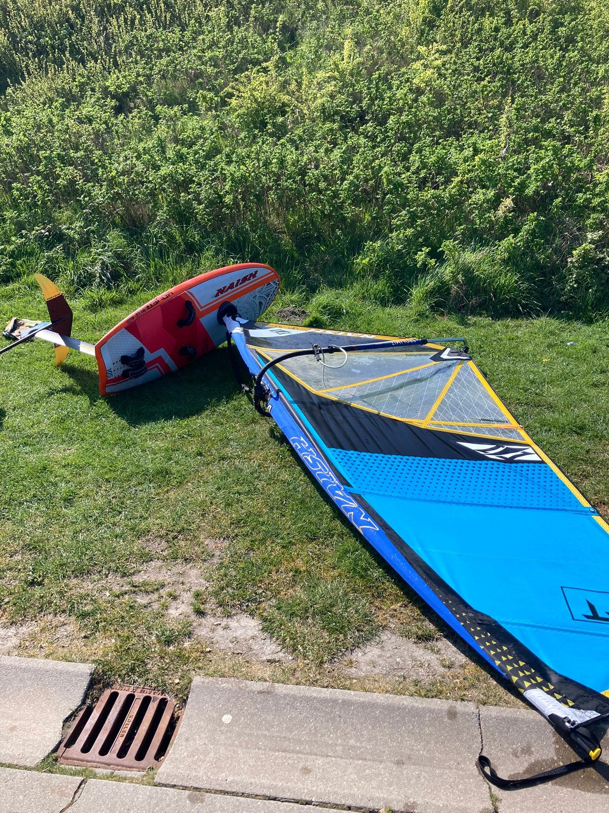 Naish windfoil set Hover 105 met Lift 4.7 COMPLEET, Watersport en Boten, Ophalen, 3.5 tot 5 m², Minder dan 250 cm, Complete set