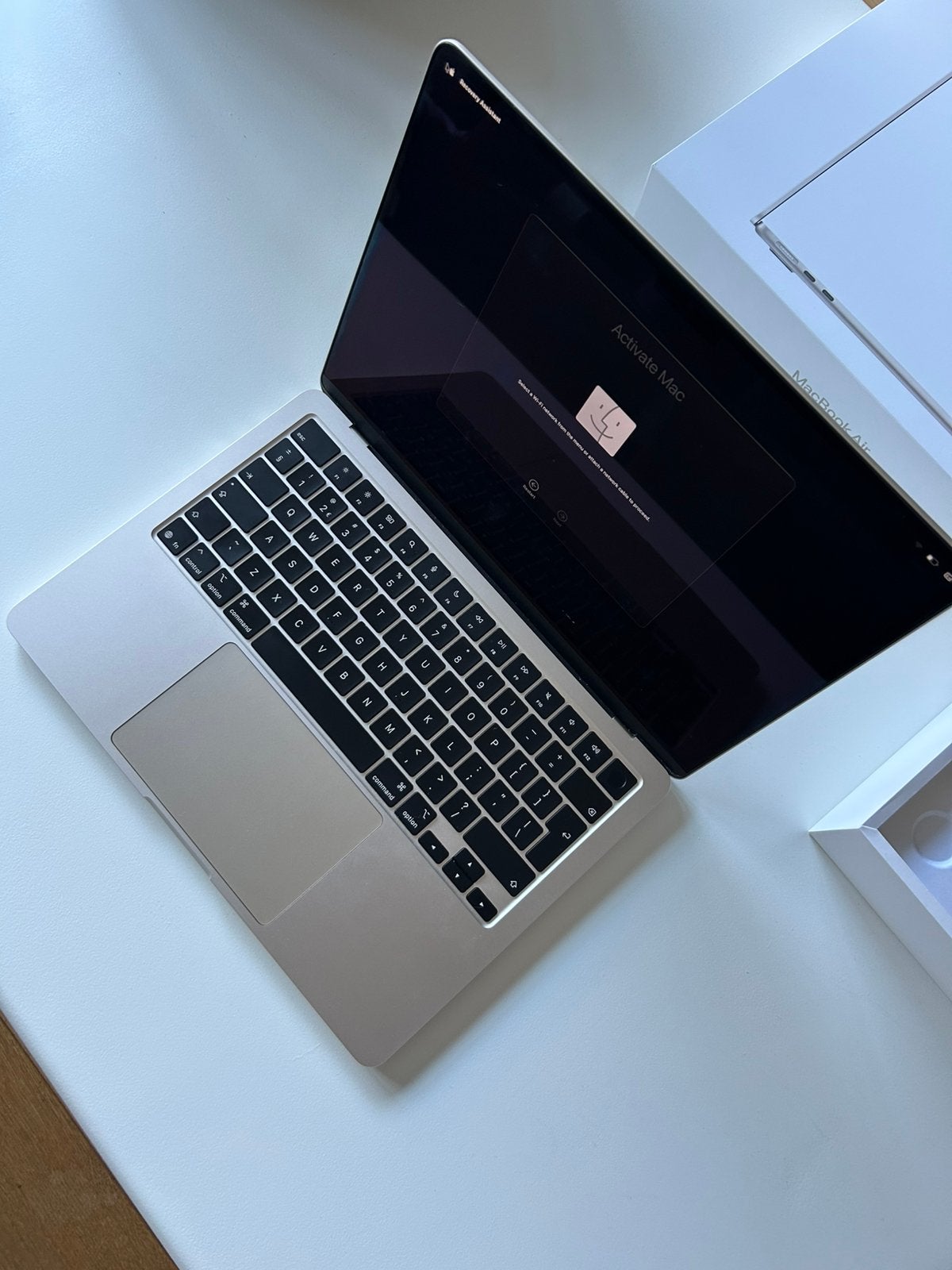 MacBook Air M4 2025 - 13,6 inch - 16 GB RAM - 256 GB, Computers en Software, Apple Macbooks, Ophalen, 256 GB, Qwerty, 13 inch
