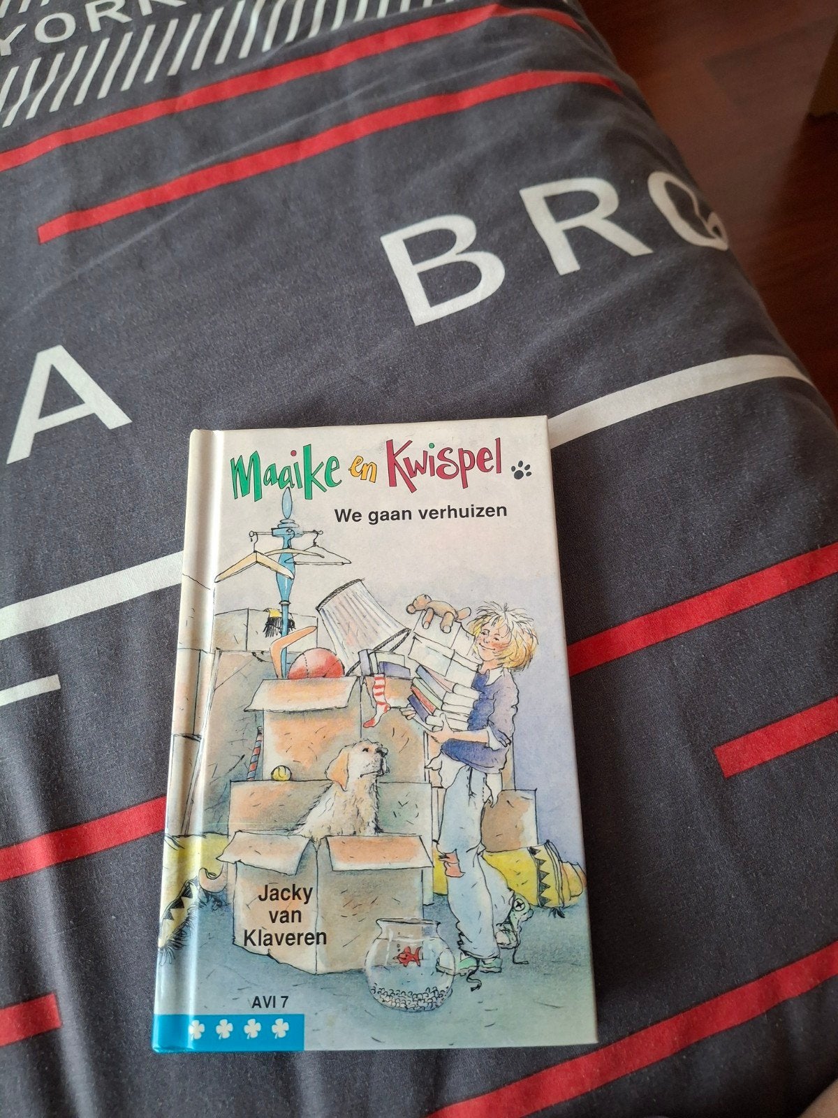 Maaike en Kwispel: We gaan verhuizen - Jacky van Klaveren, Ophalen of Verzenden, Zo goed als nieuw, Jacky van Klaveren, Fictie algemeen