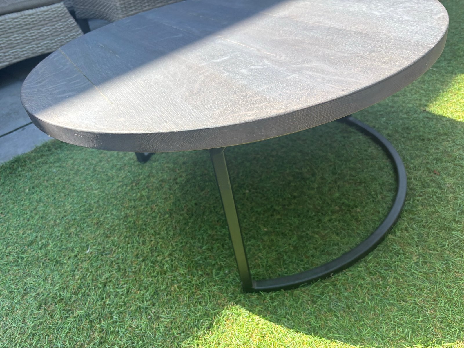 Stijlvolle Bijzettafel met Ovaal Houten Blad, Ophalen, Minder dan 45 cm, 55 tot 75 cm, Zo goed als nieuw