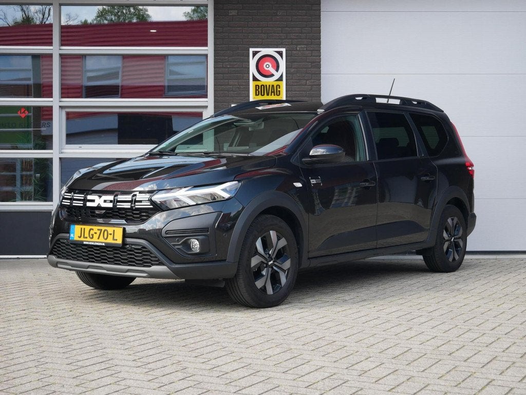 Dacia Jogger 1.6 Hybrid 140 Extreme 7p. Camera| Stoelverwarm, Gebruikt, 4 cilinders, Met garantie (alle), 7 stoelen