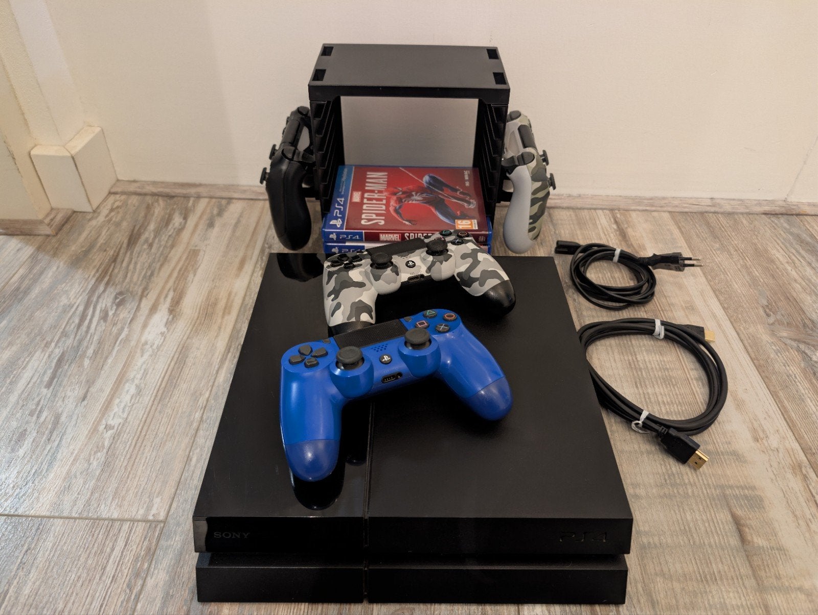 PS4 1TB Complete Set + 4 Controllers (2 defect) + Standaard, Ophalen, 1 TB, Original, Met 3 controllers of meer