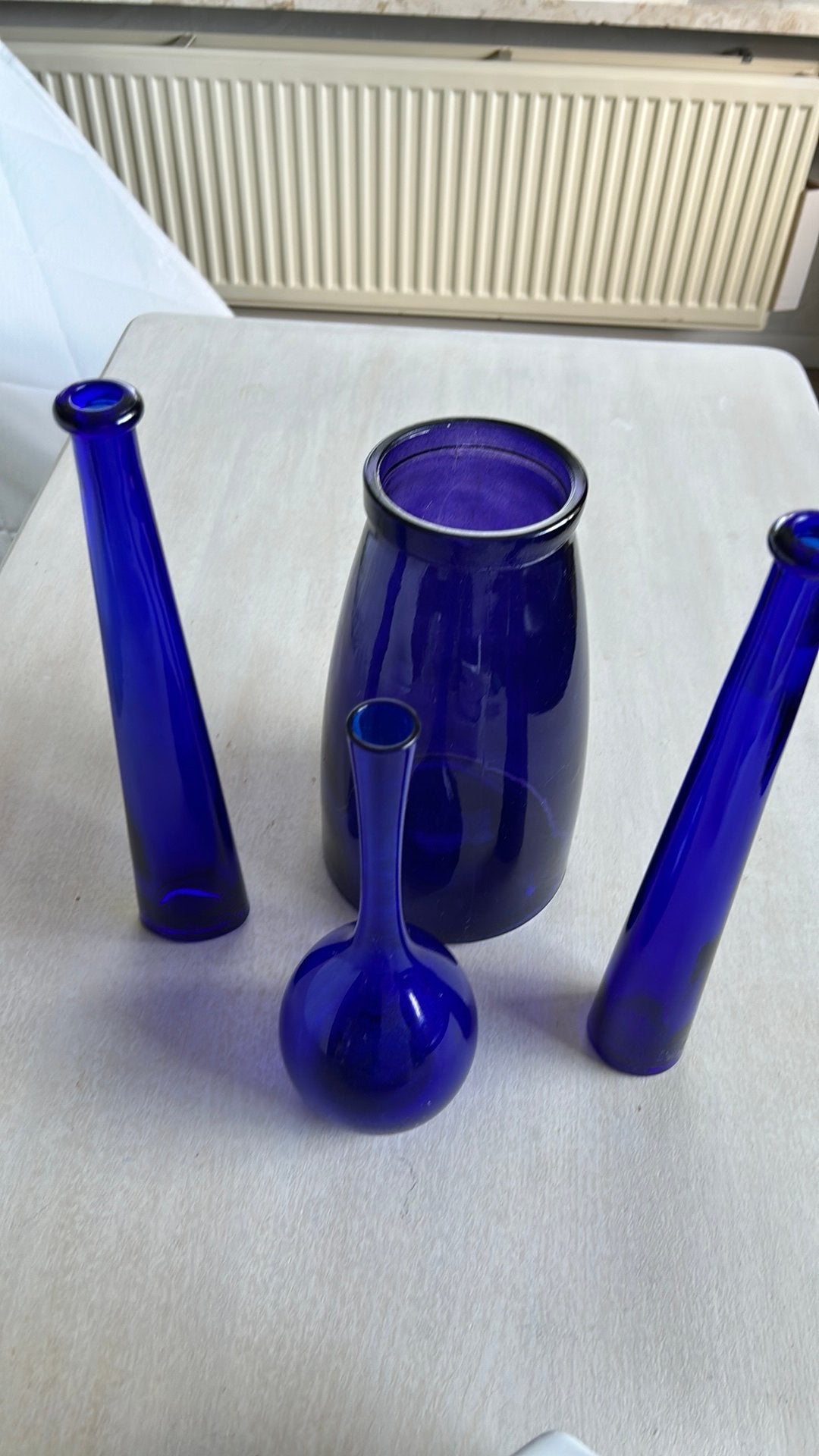 Mooie blauwe sier vaasjes vier stuks, Ophalen, Blauw, 25 cm, Glas
