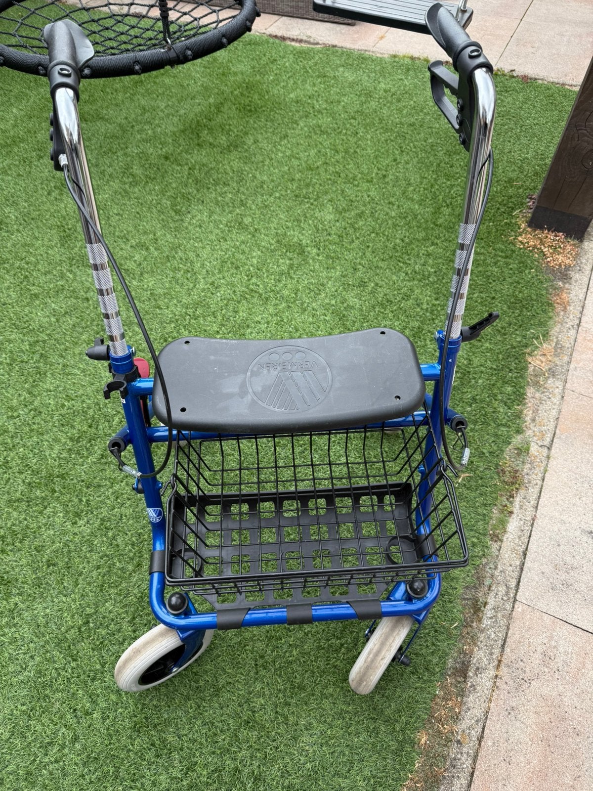 Te koop aangeboden een Vermeiren inklapbare rollator, Ophalen, Zo goed als nieuw
