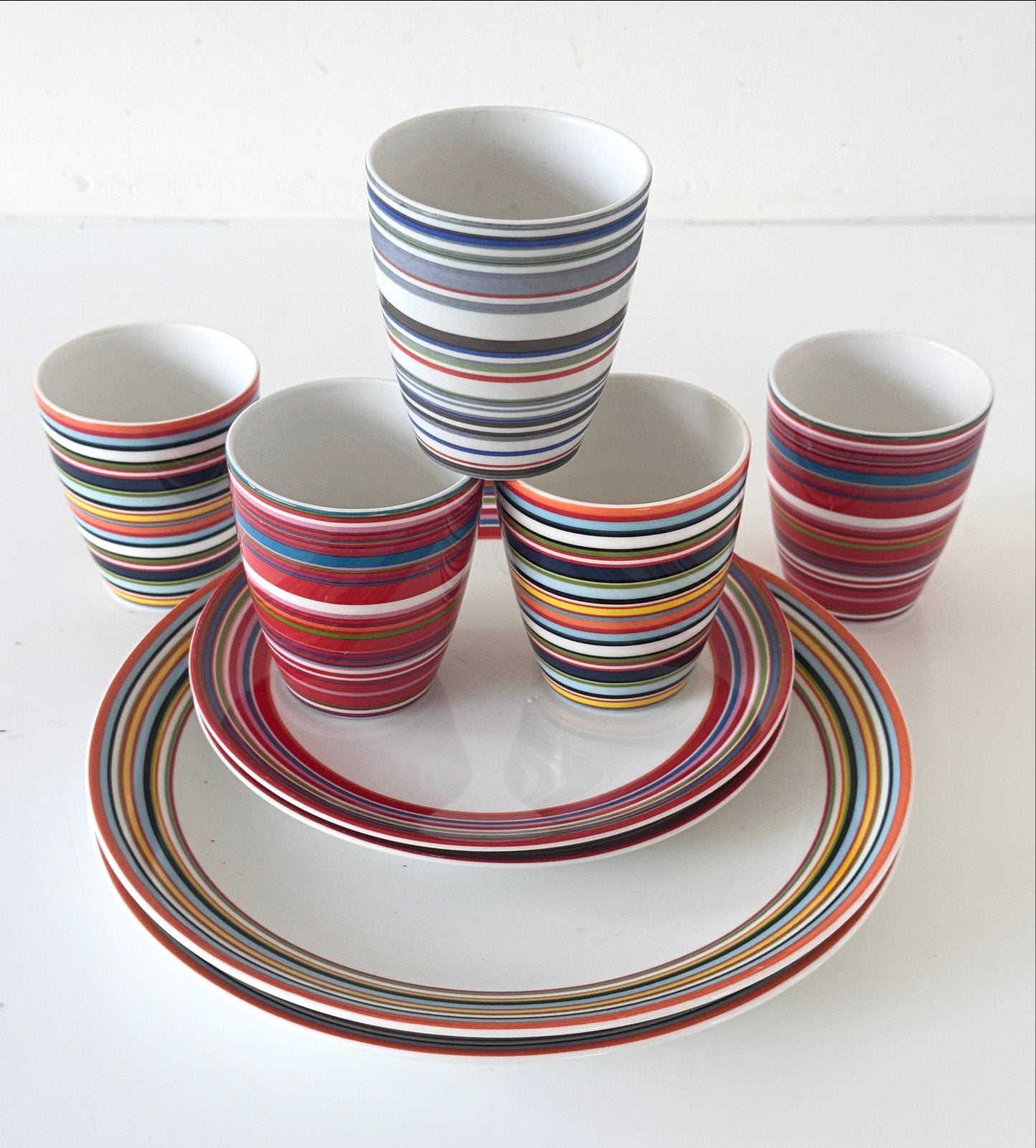 Kleurrijke Iittala Origo serviesset, 9-delig, Huis en Inrichting, Gebruikt, Overige merken, Keramiek, Ophalen of Verzenden