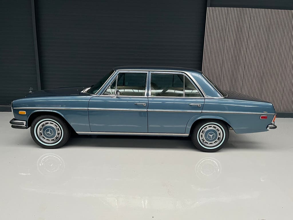 Mercedes Benz W114 250 S., foto 2
