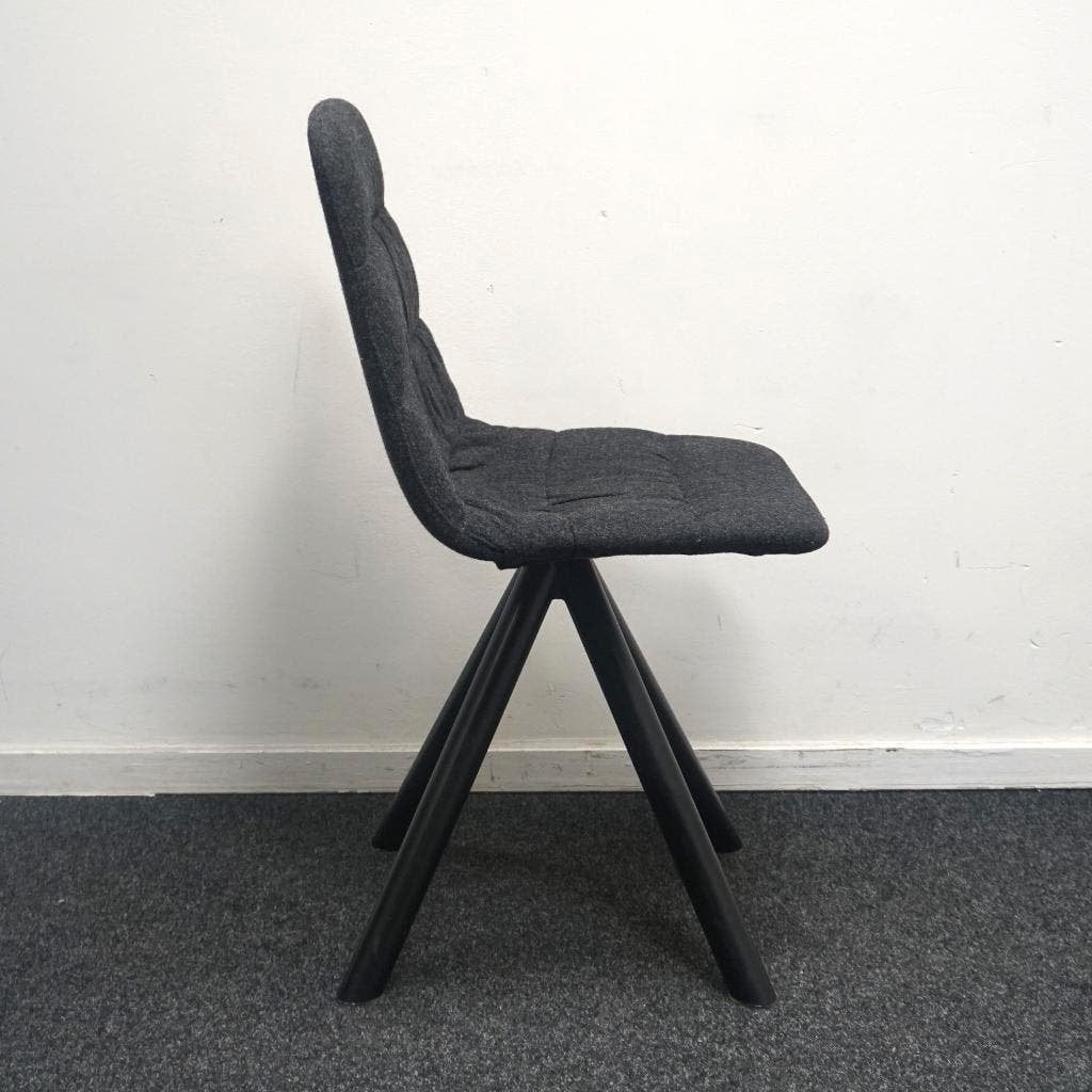 Viccarbe Maarten Soft Upholstery Design Stoel | Donkergrijs, Huis en Inrichting, Stoelen, Ophalen, Gebruikt, Overige kleuren, -