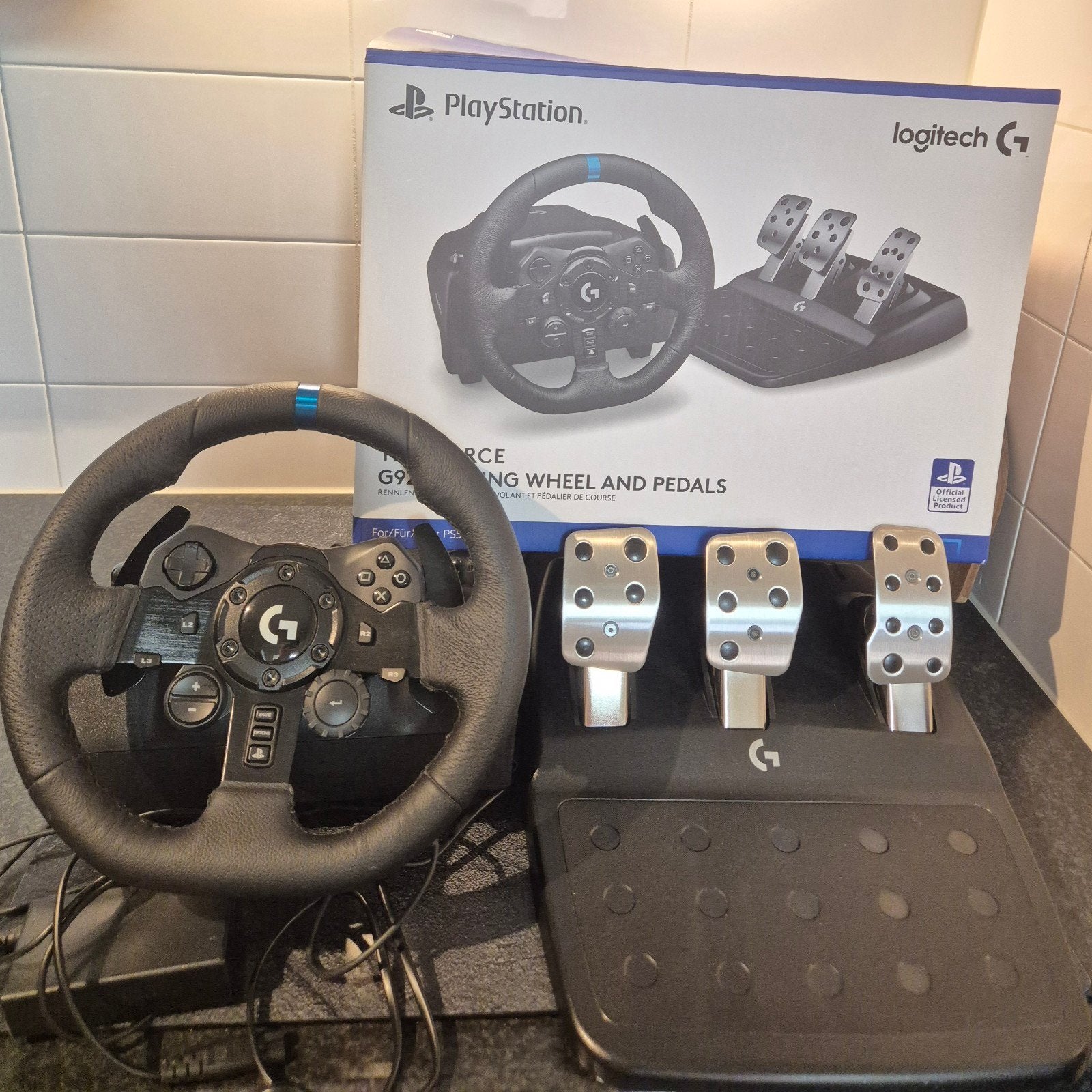 Racestuur Logitech G923 Trueforce Racing Wheel en Pedalen, Ophalen of Verzenden, Zo goed als nieuw, Stuurtje of Sportattribuut