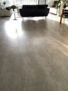 Moderne Betonlook Tegellaminaat Lichtgrijs – Ca. 36 m², Huis en Inrichting, Ophalen, 25 tot 50 m², Laminaat