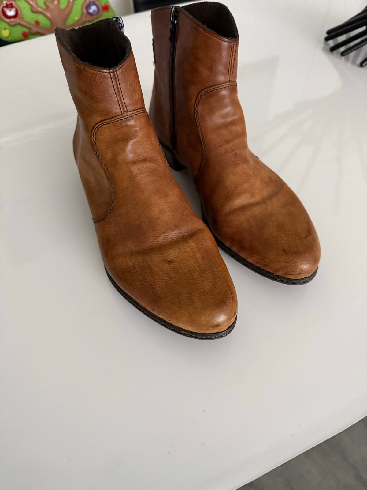 Rieker bruine enkellaarsjes met studs, Ophalen of Verzenden, Gedragen, Bruin, Lage of Enkellaarzen