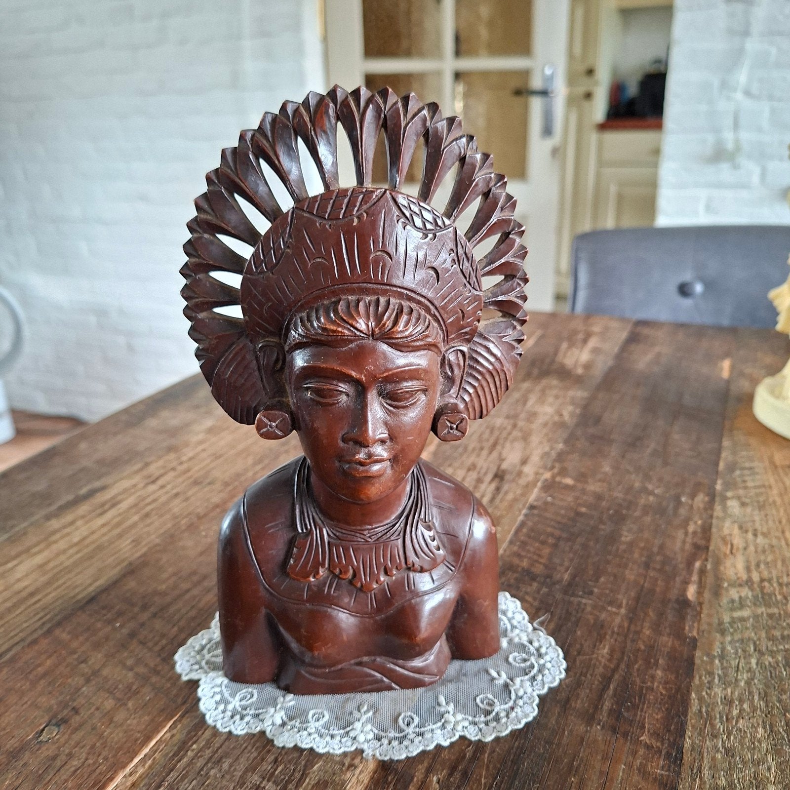Houten Beeld  Vrouw uit Bali 22x13 cm groot, Ophalen of Verzenden