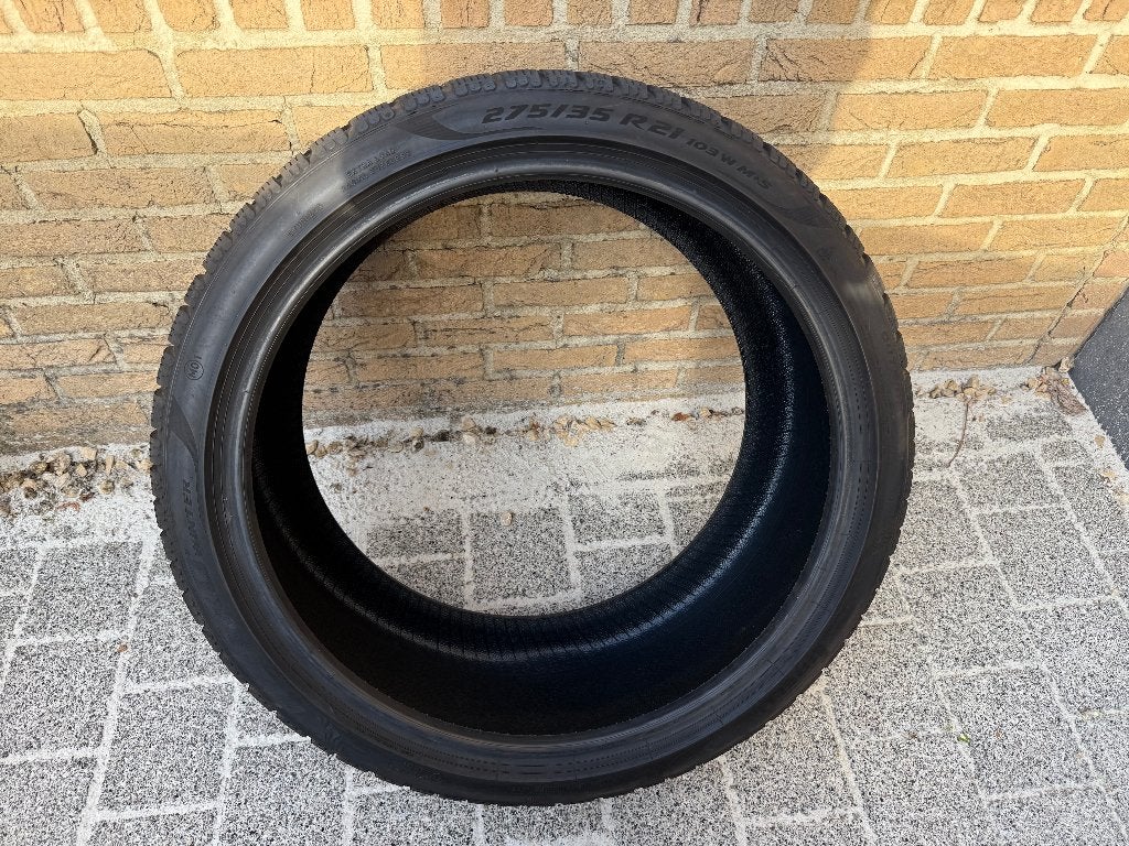 Pirelli bandenset Winterbanden, Ophalen, Gebruikt, 275 mm, Winterbanden