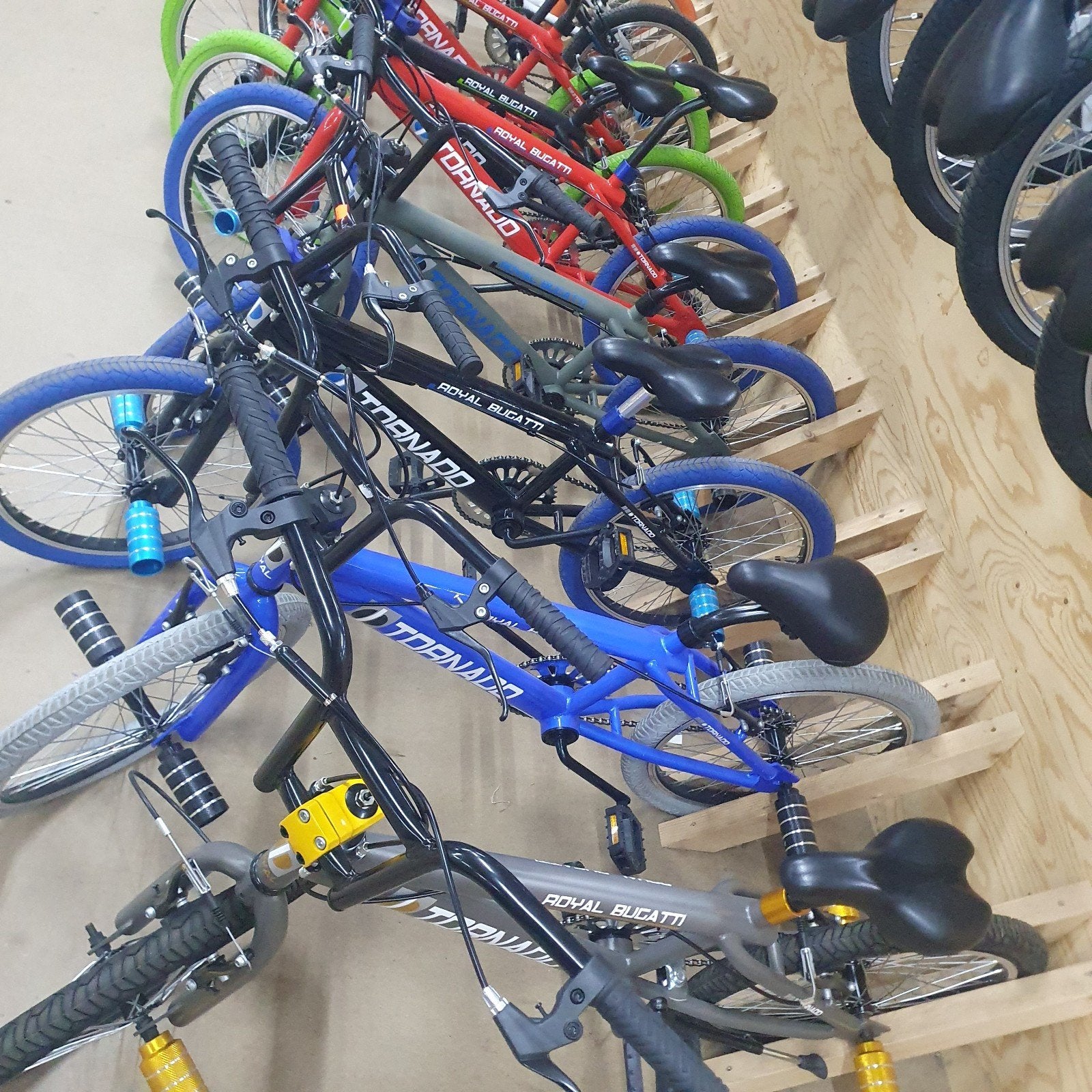 Bmx fietsen in div. kleuren. Nieuw uit doos, Ophalen