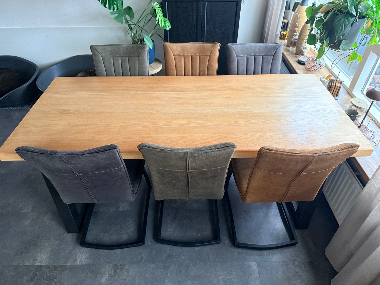 Massief Eikenhouten eettafel met metalen onderstel, Ophalen, Eikenhout, 50 tot 100 cm, Zo goed als nieuw