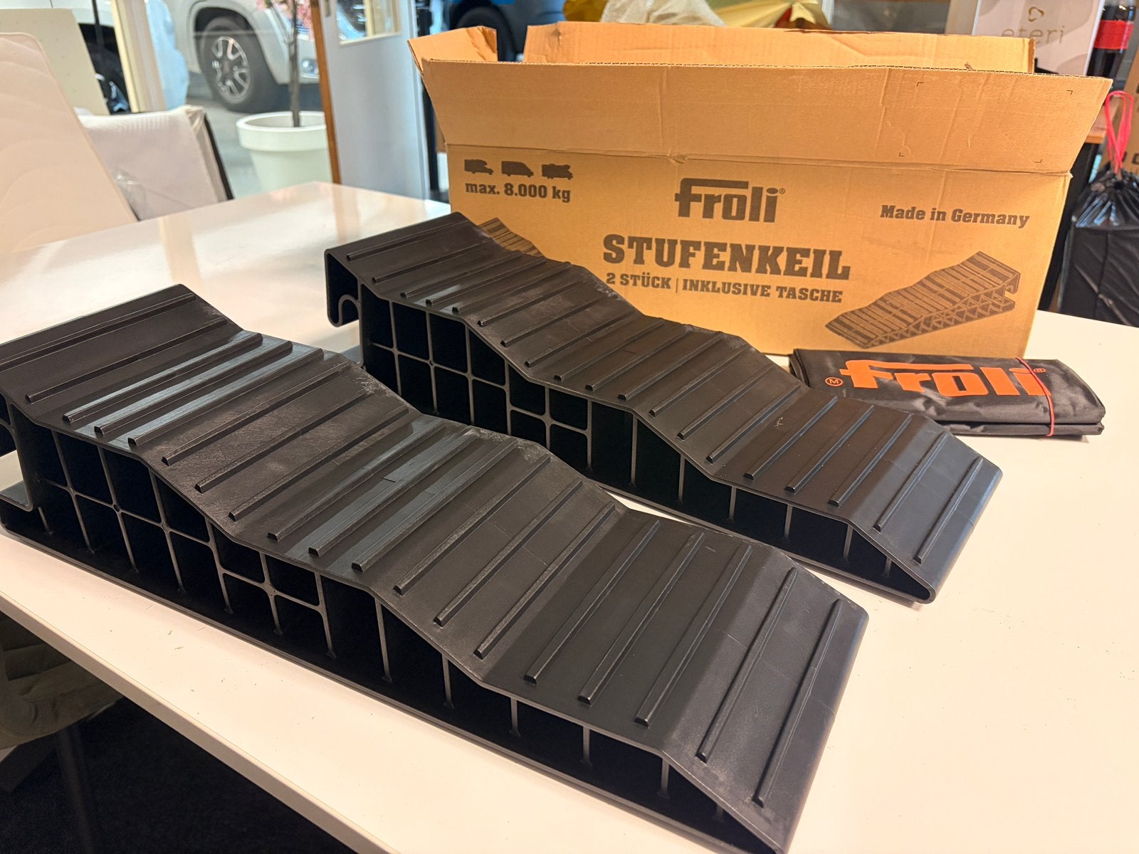 FROLI STUFENKEIL / WHEEL LEVELLER SET 2 STUKS + TAS NIEUW, Caravans en Kamperen, Camper-accessoires, Ophalen of Verzenden, Zo goed als nieuw
