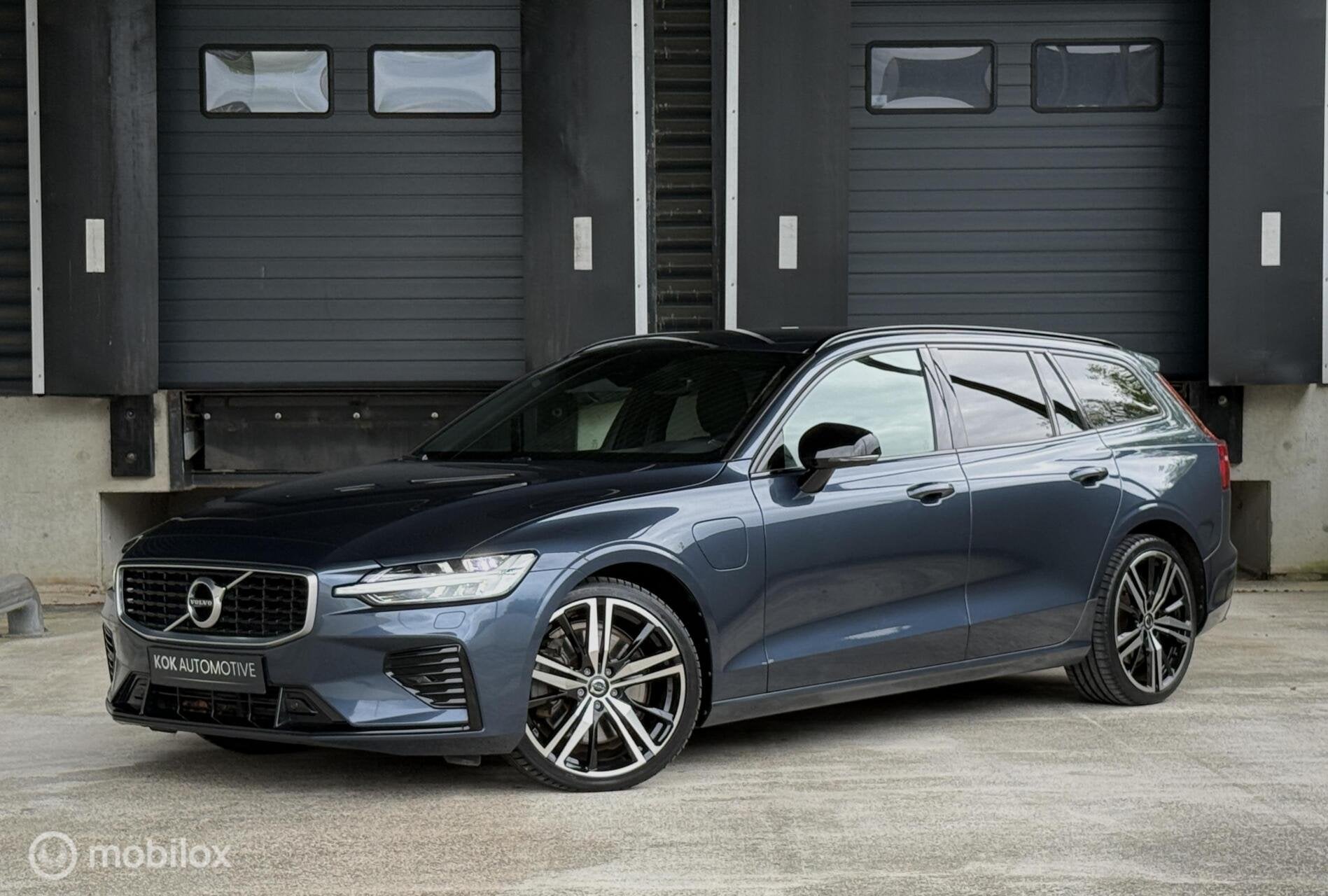 Volvo V60 2.0 T6 Recharge AWD R-Design|Winterpakket|ACC|BLIS, Automaat, Gebruikt, Adaptive Cruise Control, 4 cilinders