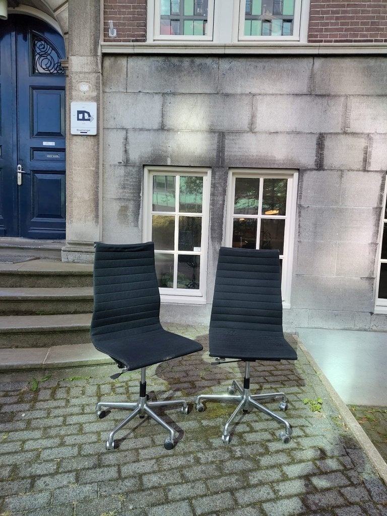 Twee bureaustoelen - Vitra Eames, Ophalen, Gebruikt, Zwart, Bureaustoel