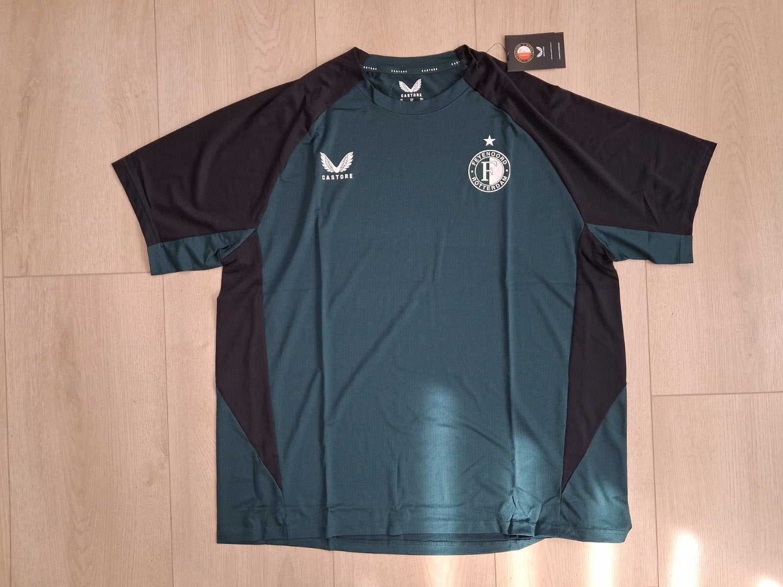 Feyenoord Castore Trainingsshirt Maat XXL Nieuw, Kleding | Heren, T-shirts, Castore, Nieuw, Overige maten, Ophalen of Verzenden
