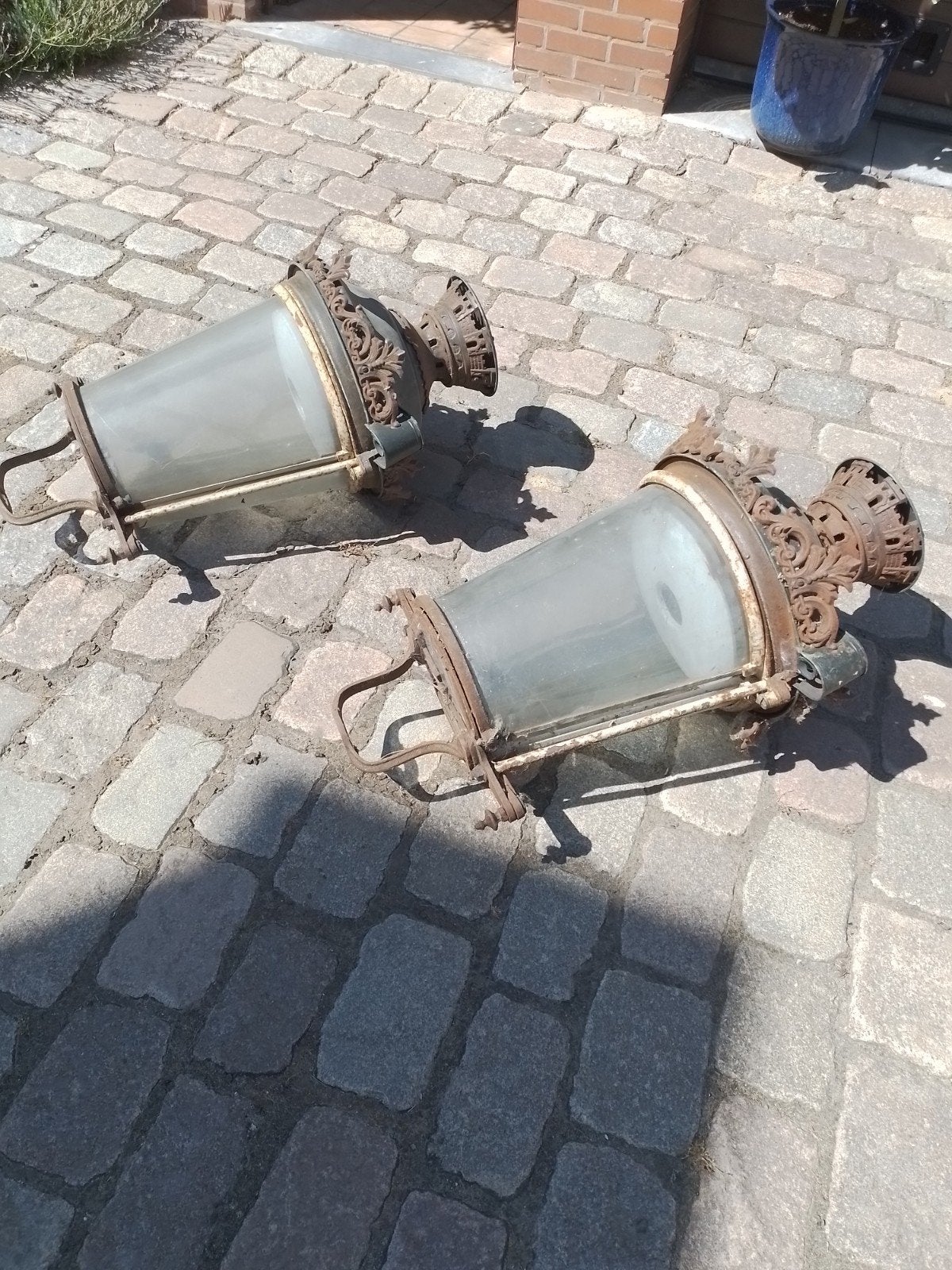 Antieke gietijzeren lantaarns (set van 2), Ophalen