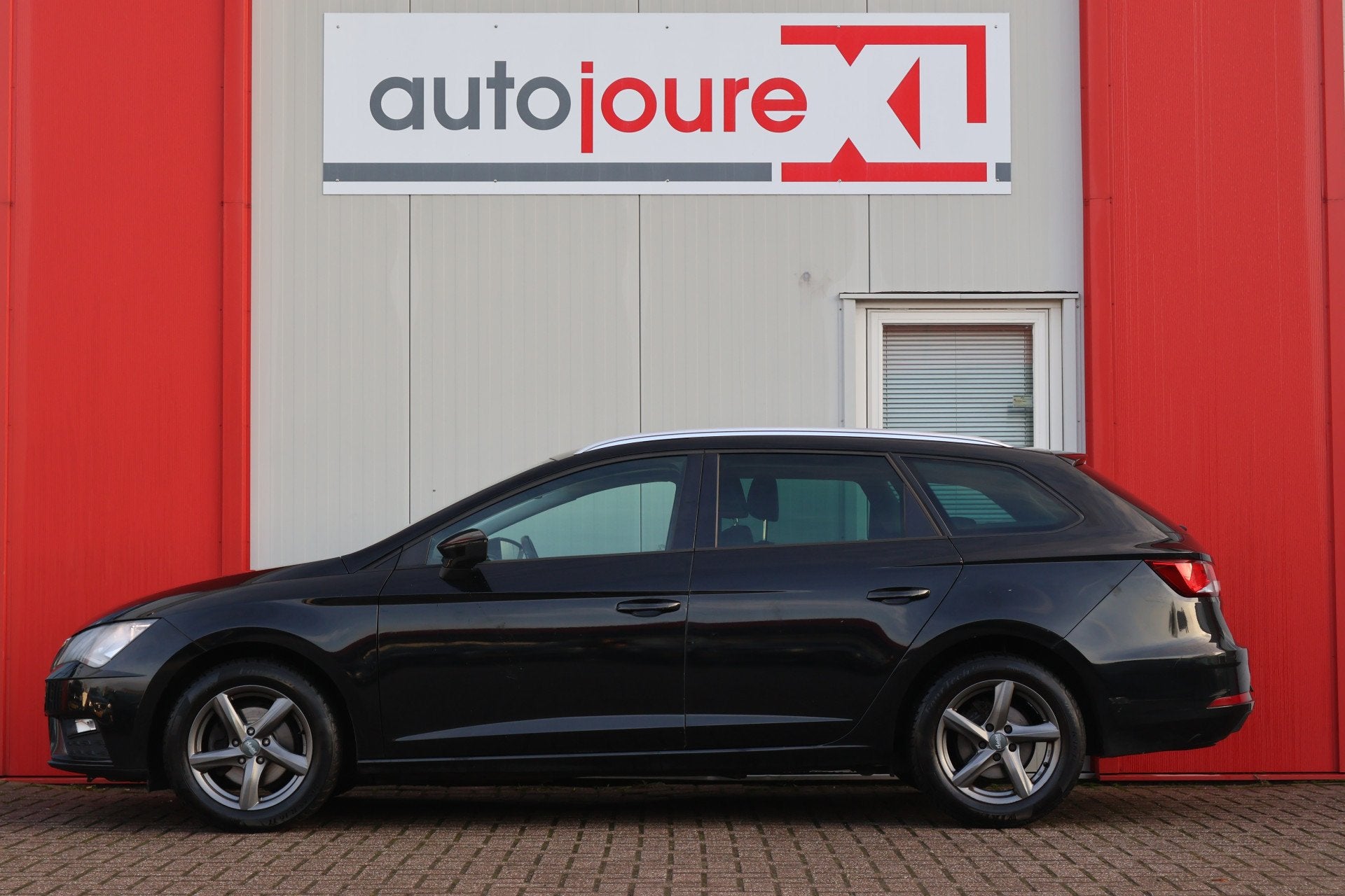 SEAT Leon ST 1.6 TDI Style | Automaat | Seat Sound | Cruise, Gebruikt, Zwart, Diesel, 125 €/maand